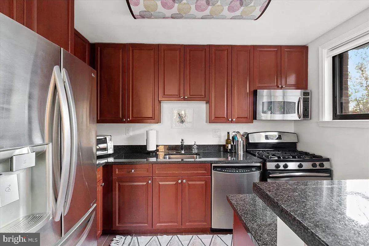 GLOVER PARK - Residential Lease