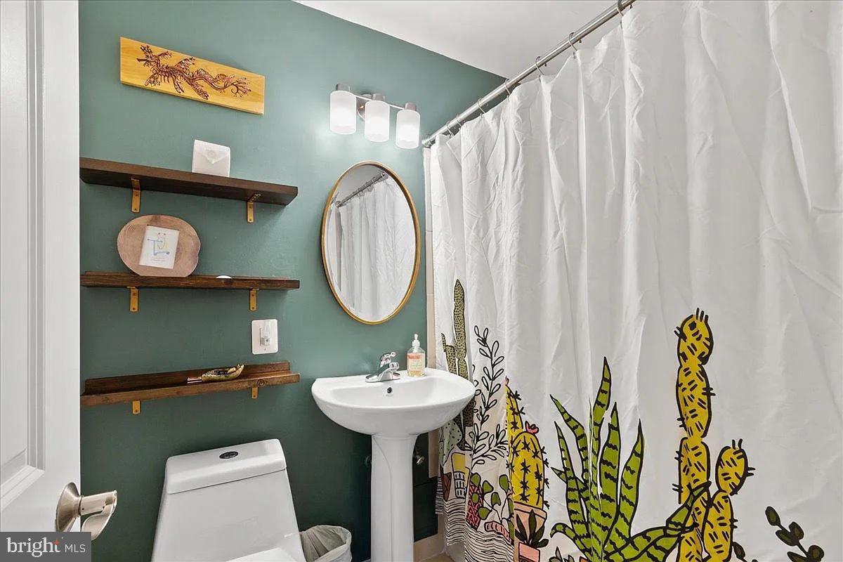 GLOVER PARK - Residential Lease