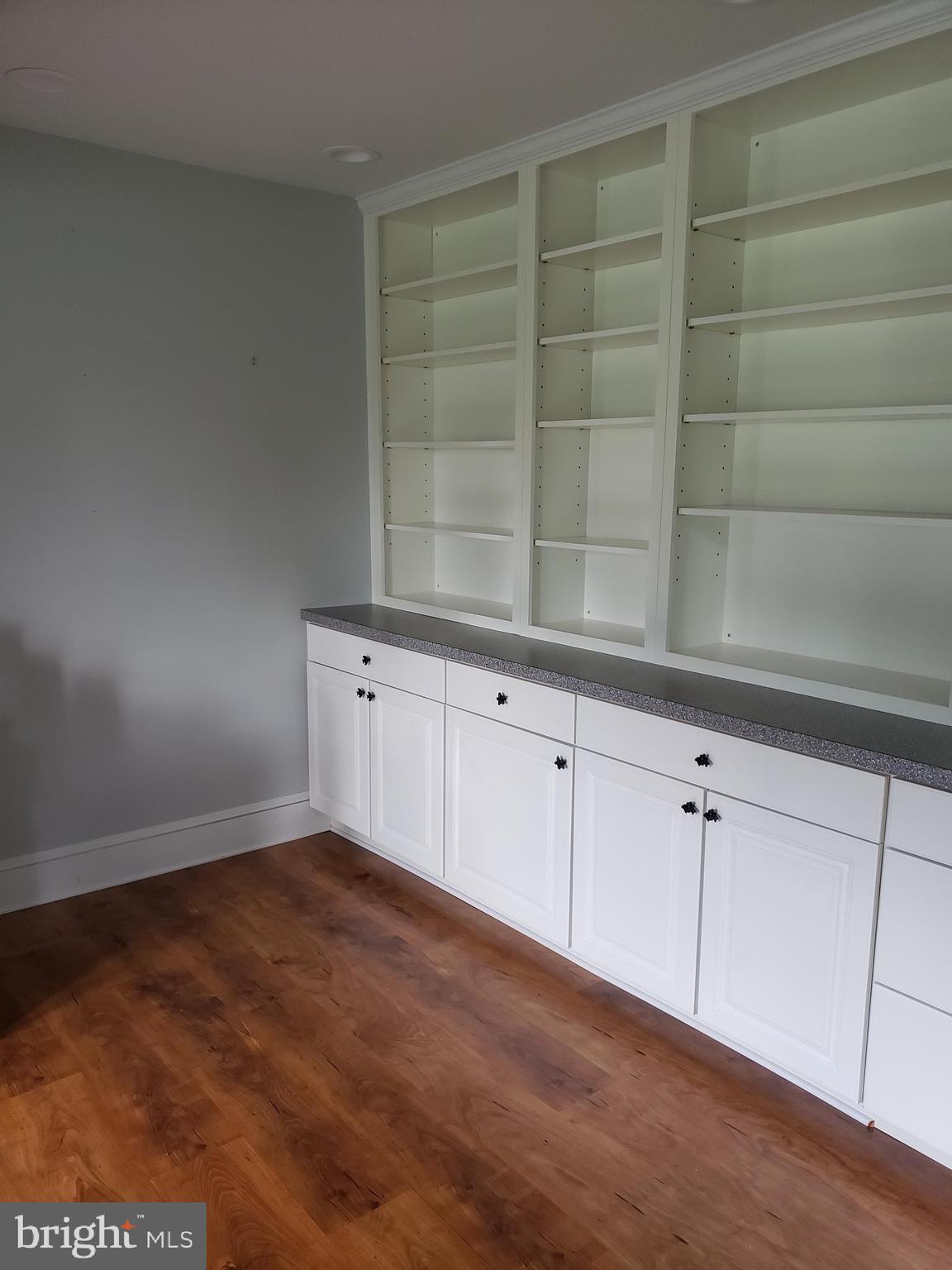 HAMPSTEAD - Residential