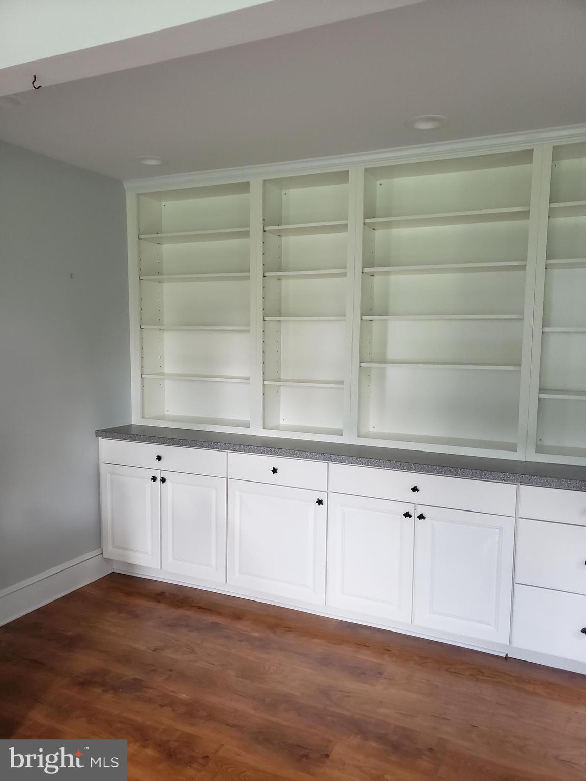 HAMPSTEAD - Residential