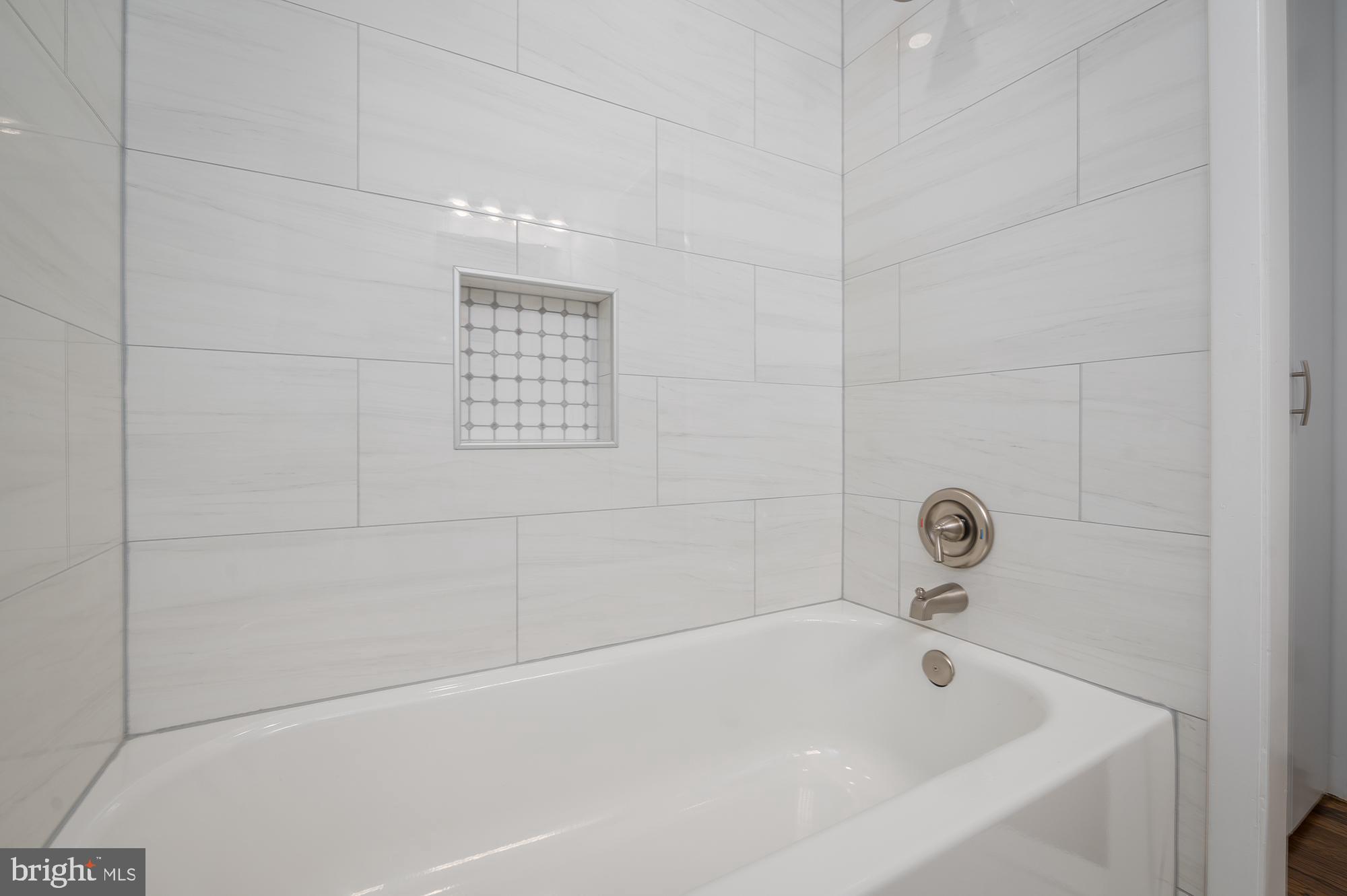 HICKORY HILL - Residential