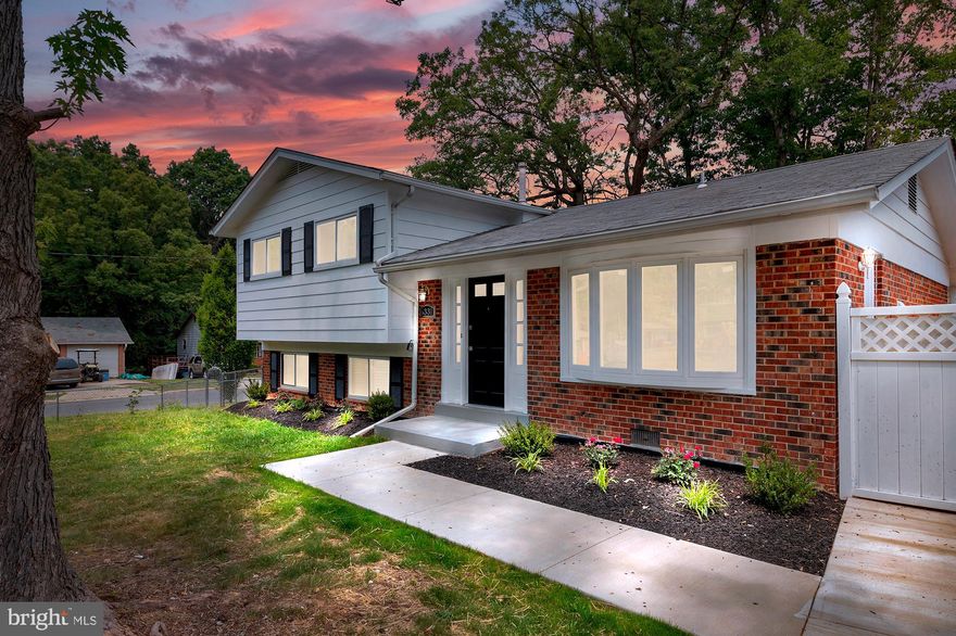 ***AGENTS*** Submit Best and Final Offers by Noon, 18JUNE2023***

Beautiful turnkey ready split-level house with 4 bedrooms and 4 full bathrooms, to include a master suite combo. All new kitchen cabinets, granite countertop, new appliances and new tile kitchen floor. All bathrooms remodeled to include tile floors, new vanities, and tiled showers. Bonus room to entertain company, which includes a wet bar and microwave. All new flooring (carpet, tile) to include refined wood floors. The house includes stackable W/D and all new light fixtures in every room to include pennant lights at the kitchen eat-in bar and recess lighting in the living/bonus room. New bay window in the kitchen and new egress and kitchen exterior door. New driveway, and walkway! The large windows in the sunroom will make it easy to consider this house your home!