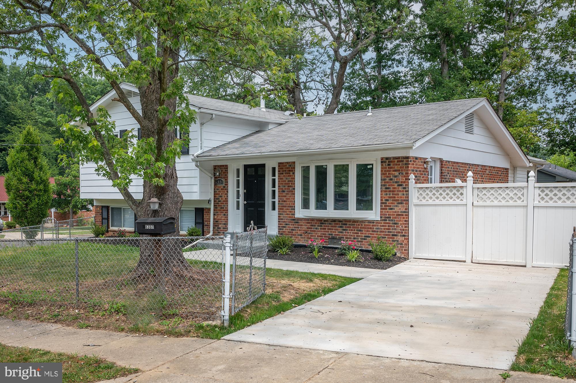 HICKORY HILL - Residential