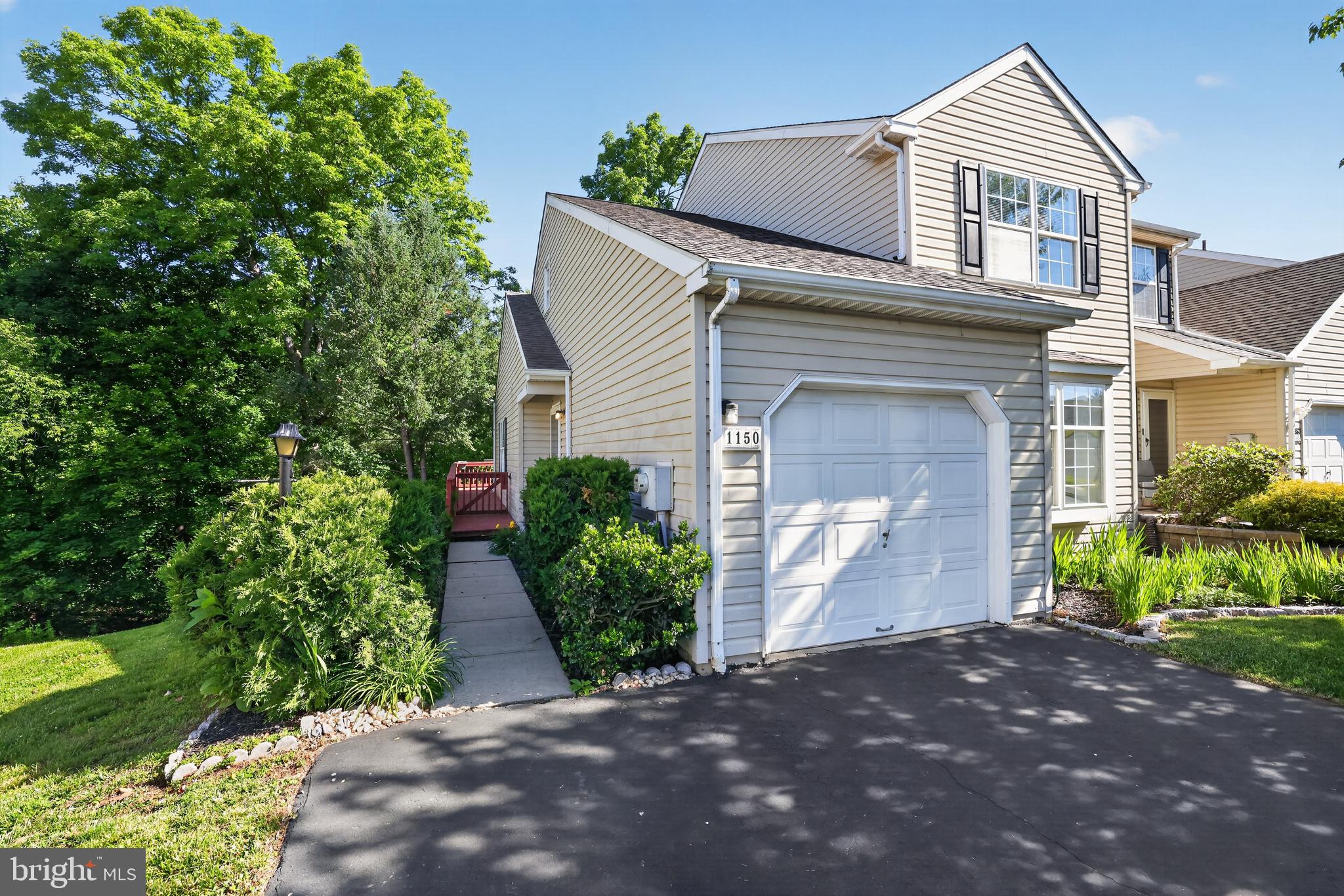 1150 OXFORD CIRCLE