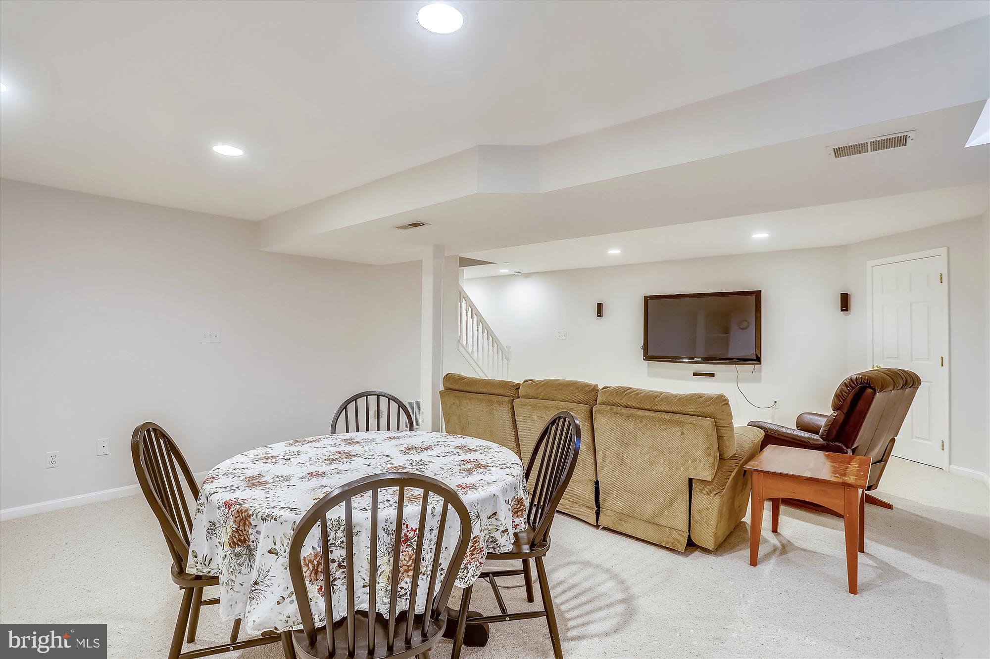 CROFTON CHASE - Residential