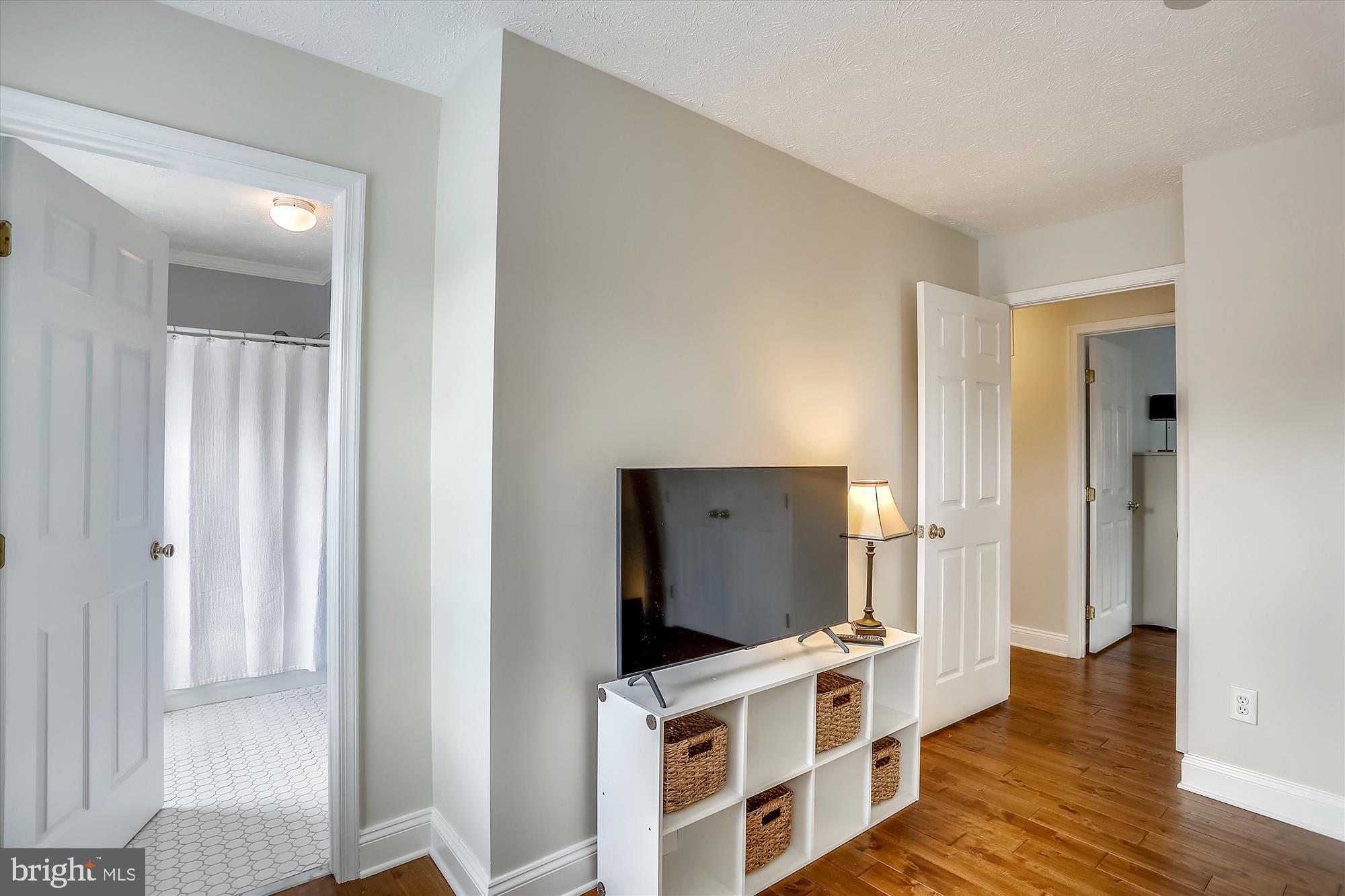 CROFTON CHASE - Residential