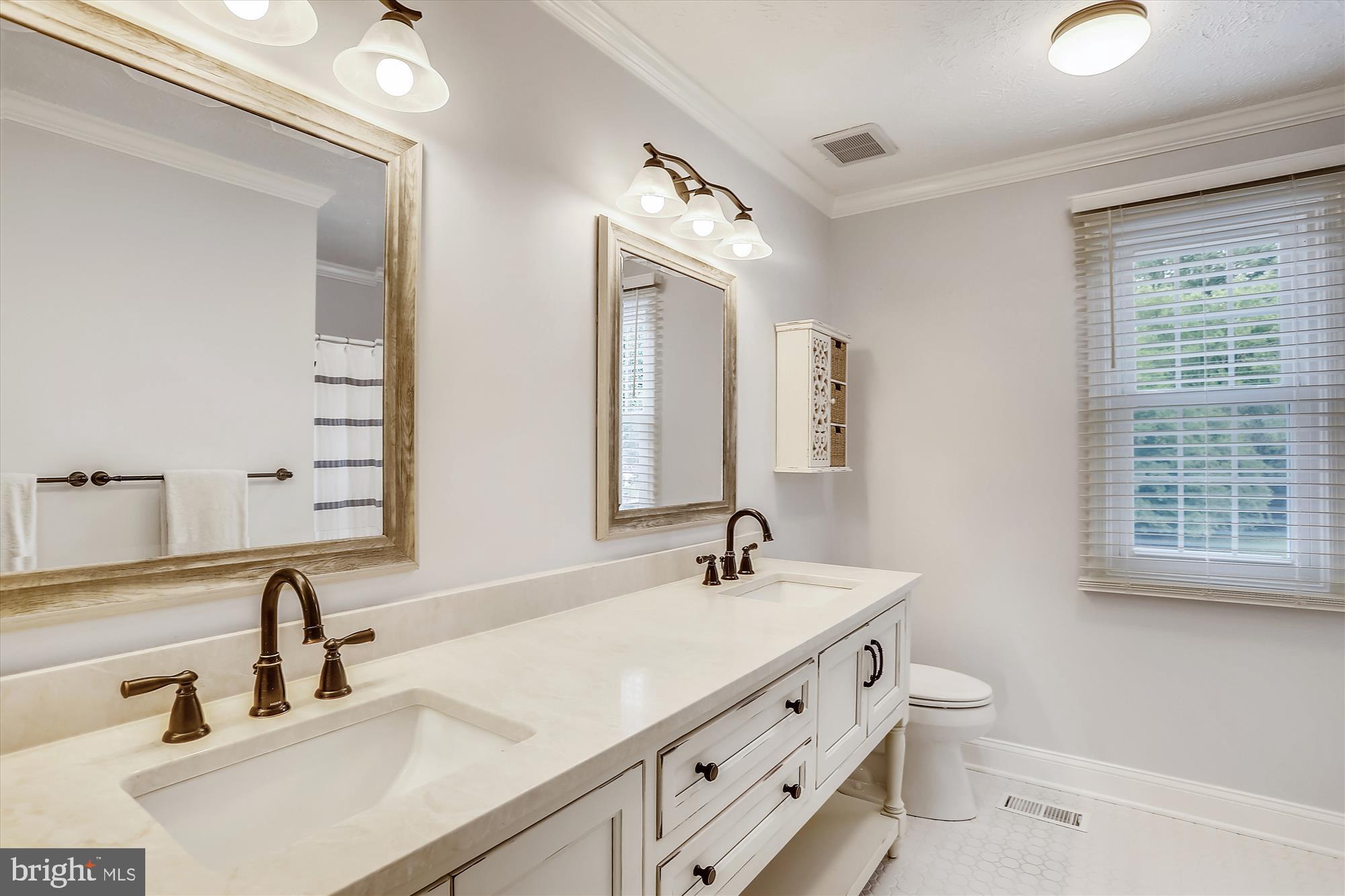 CROFTON CHASE - Residential