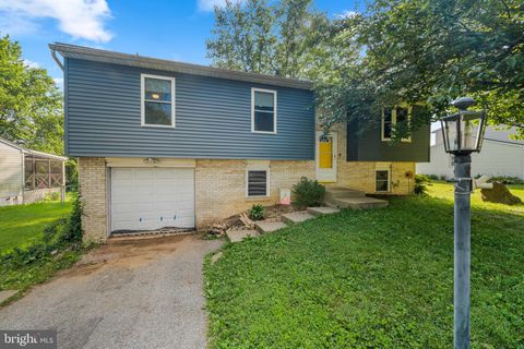 Photo of 454 AMESBURY RD, LANCASTER, PA 17601 (MLS # PALA2037200)