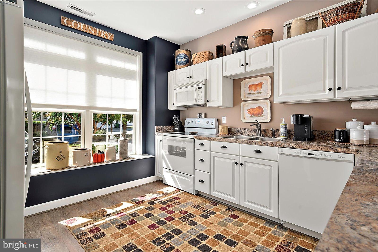 WATERS EDGE - Residential