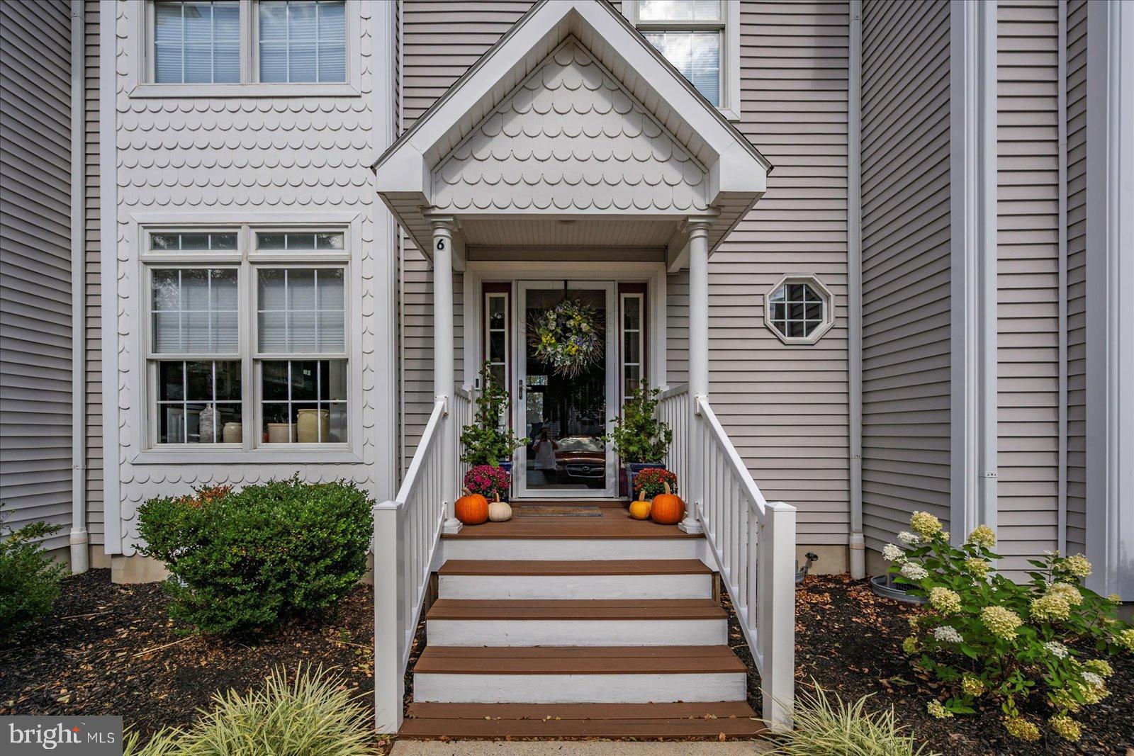 WATERS EDGE - Residential