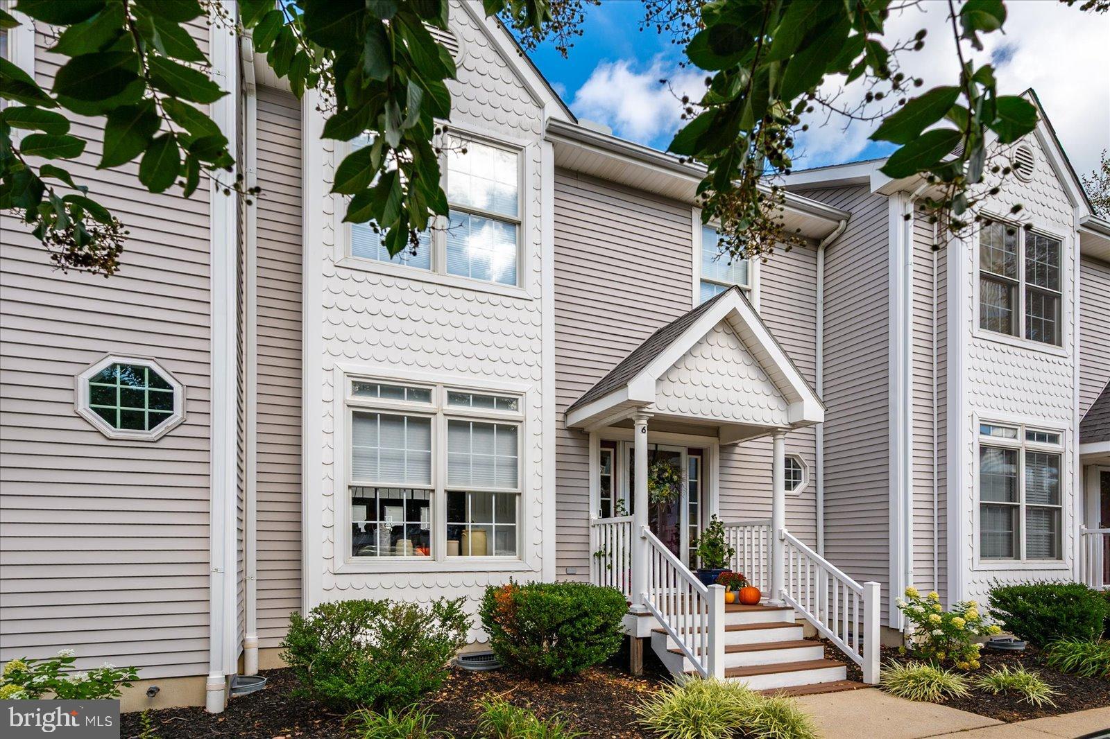 WATERS EDGE - Residential