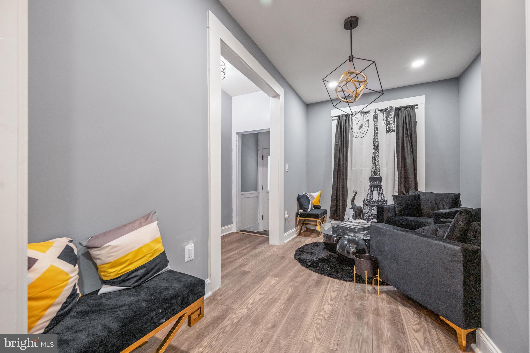 2525 W LOMBARD STREET