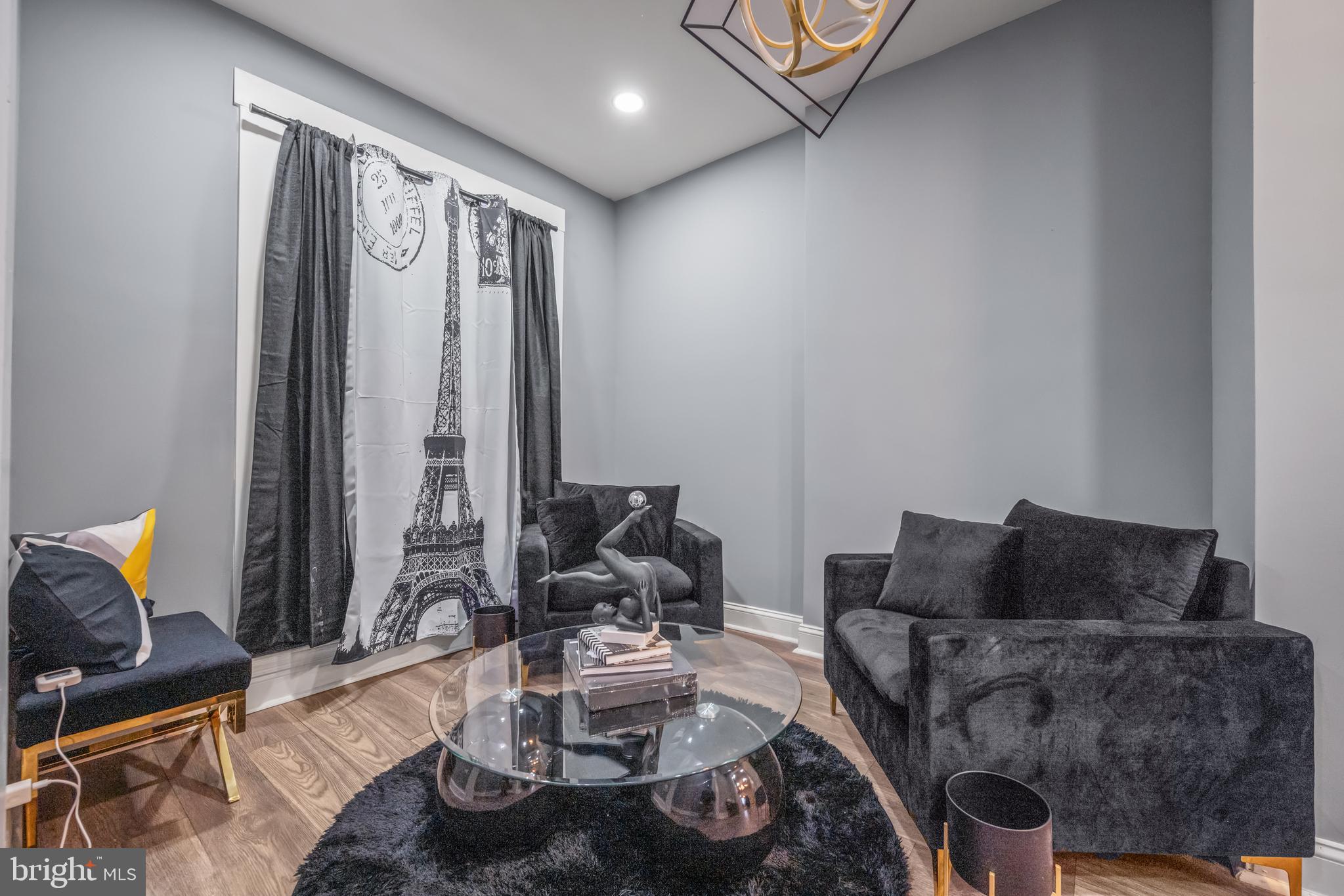 2525 W LOMBARD STREET