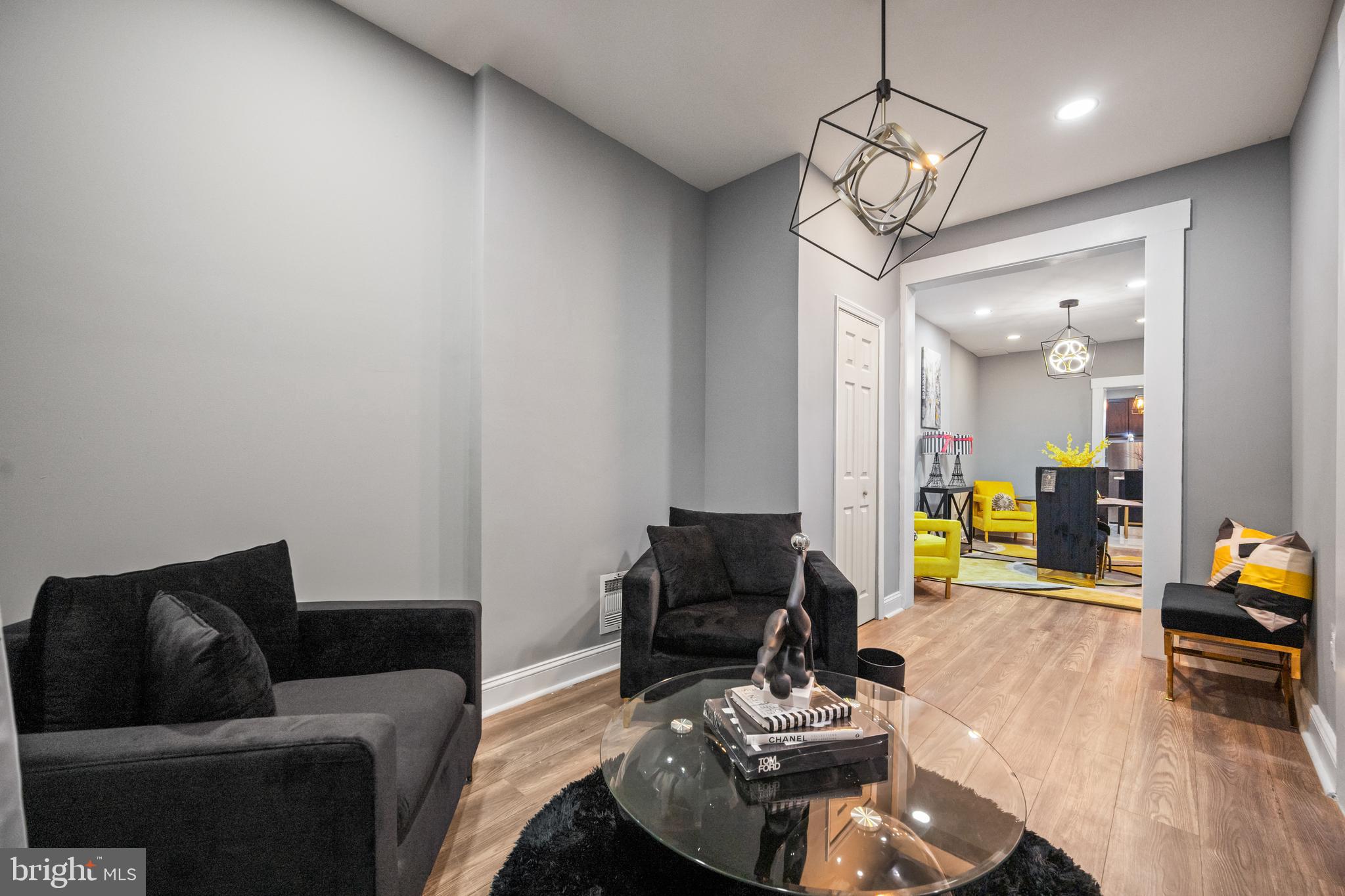 2525 W LOMBARD STREET