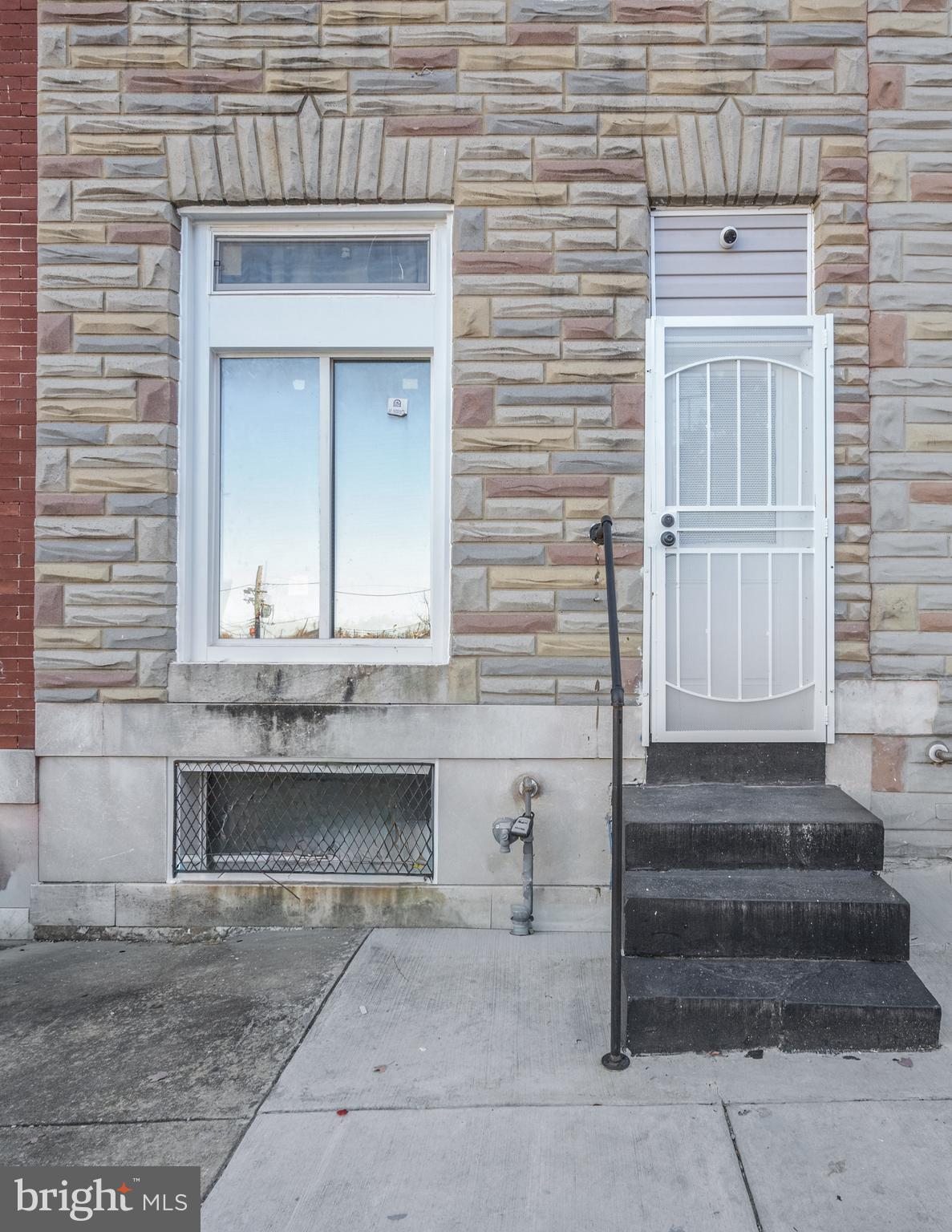 2525 W LOMBARD STREET