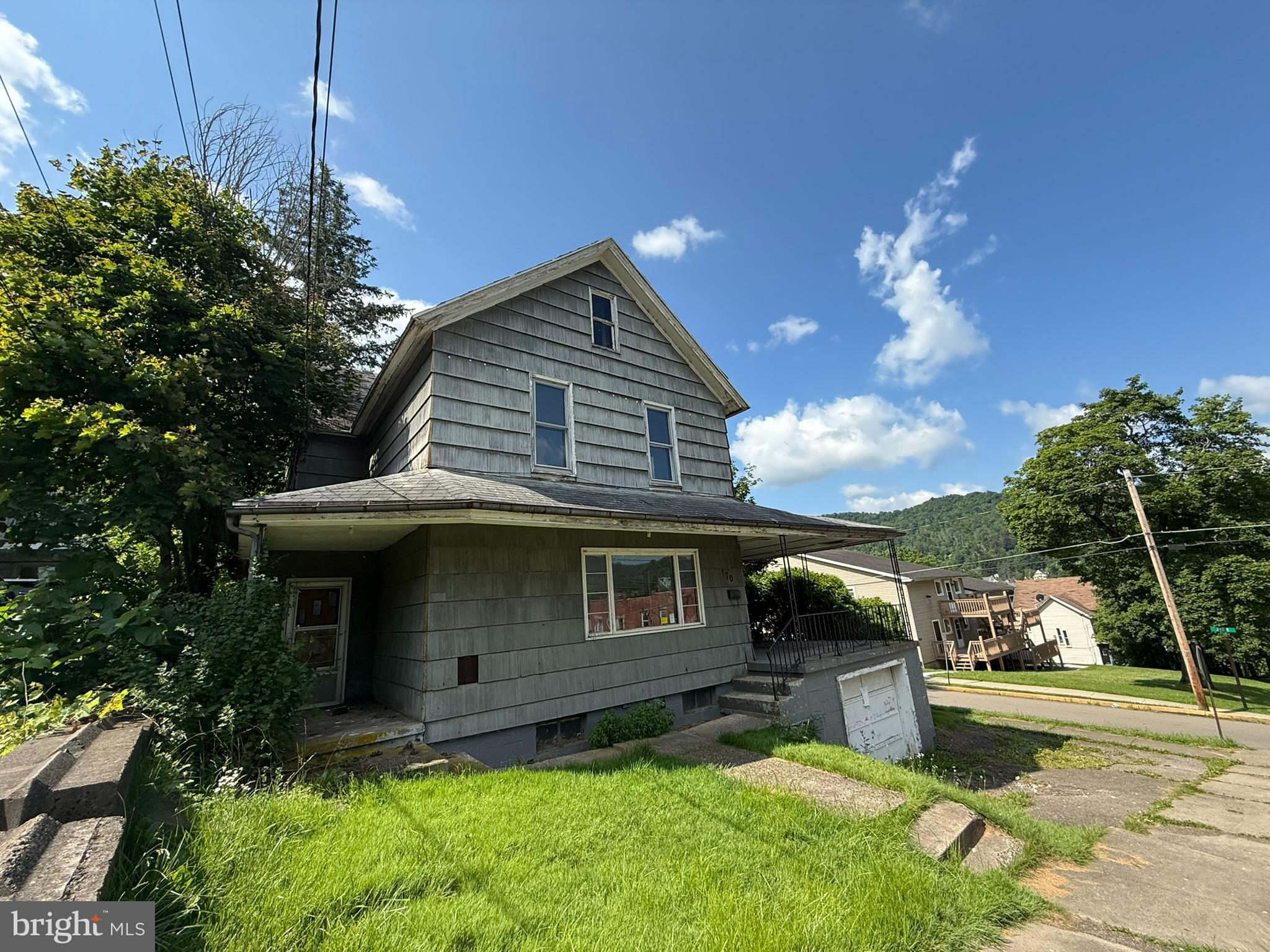 170 ELM STREET E