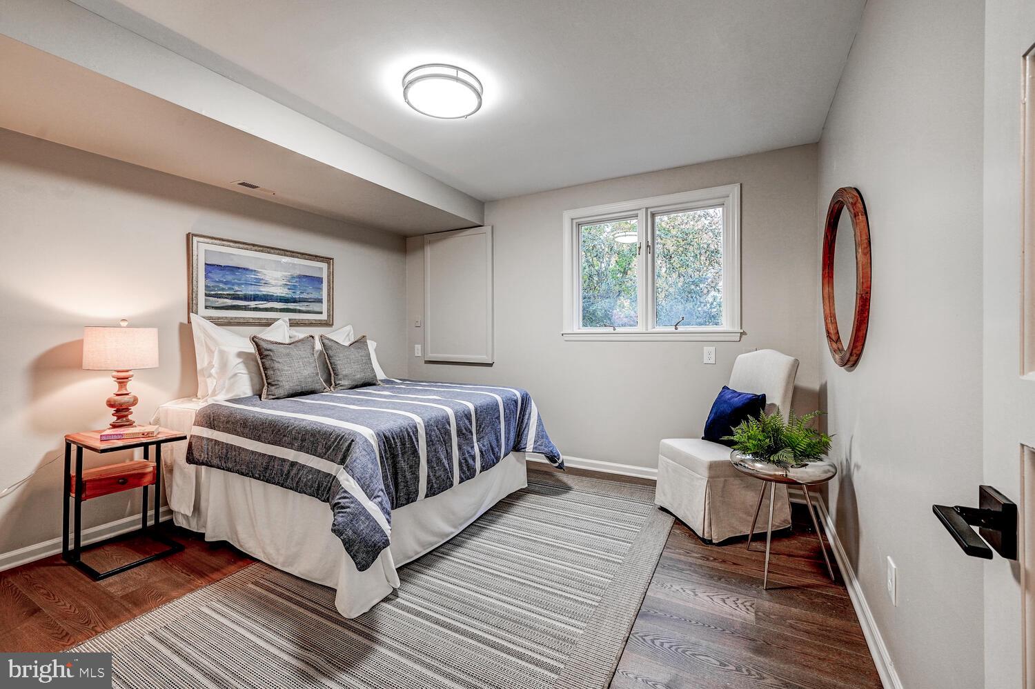 FOLLY QUARTER - Residential