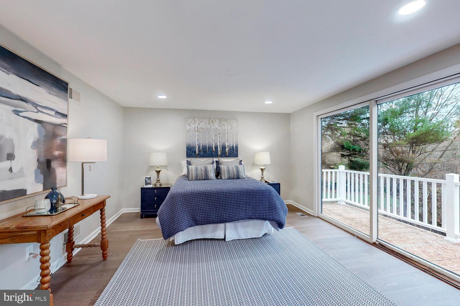 FOLLY QUARTER - Residential