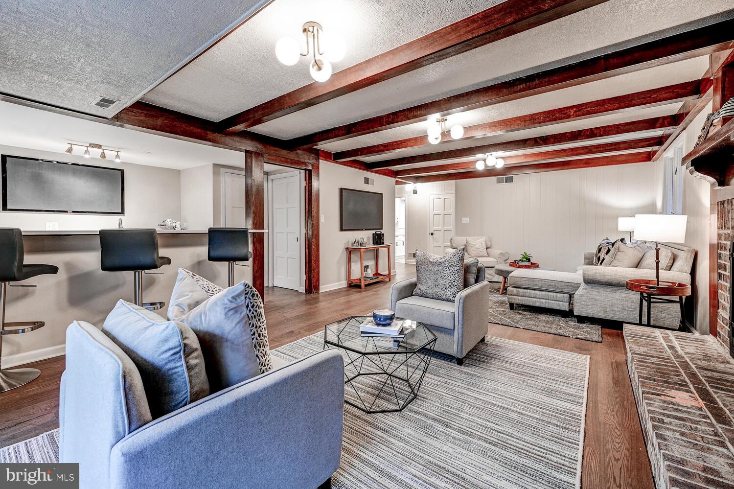 FOLLY QUARTER - Residential