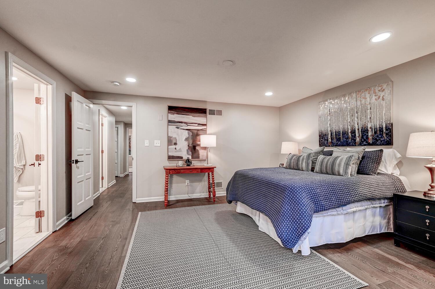 FOLLY QUARTER - Residential