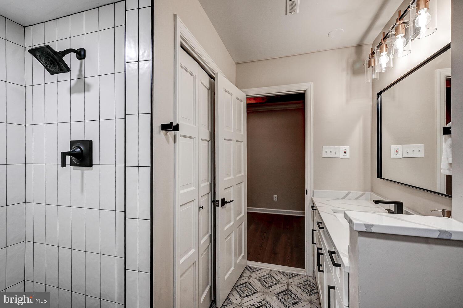 FOLLY QUARTER - Residential