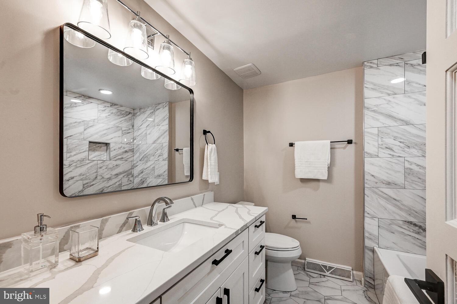 FOLLY QUARTER - Residential