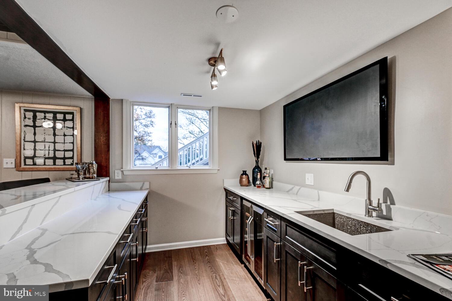 FOLLY QUARTER - Residential