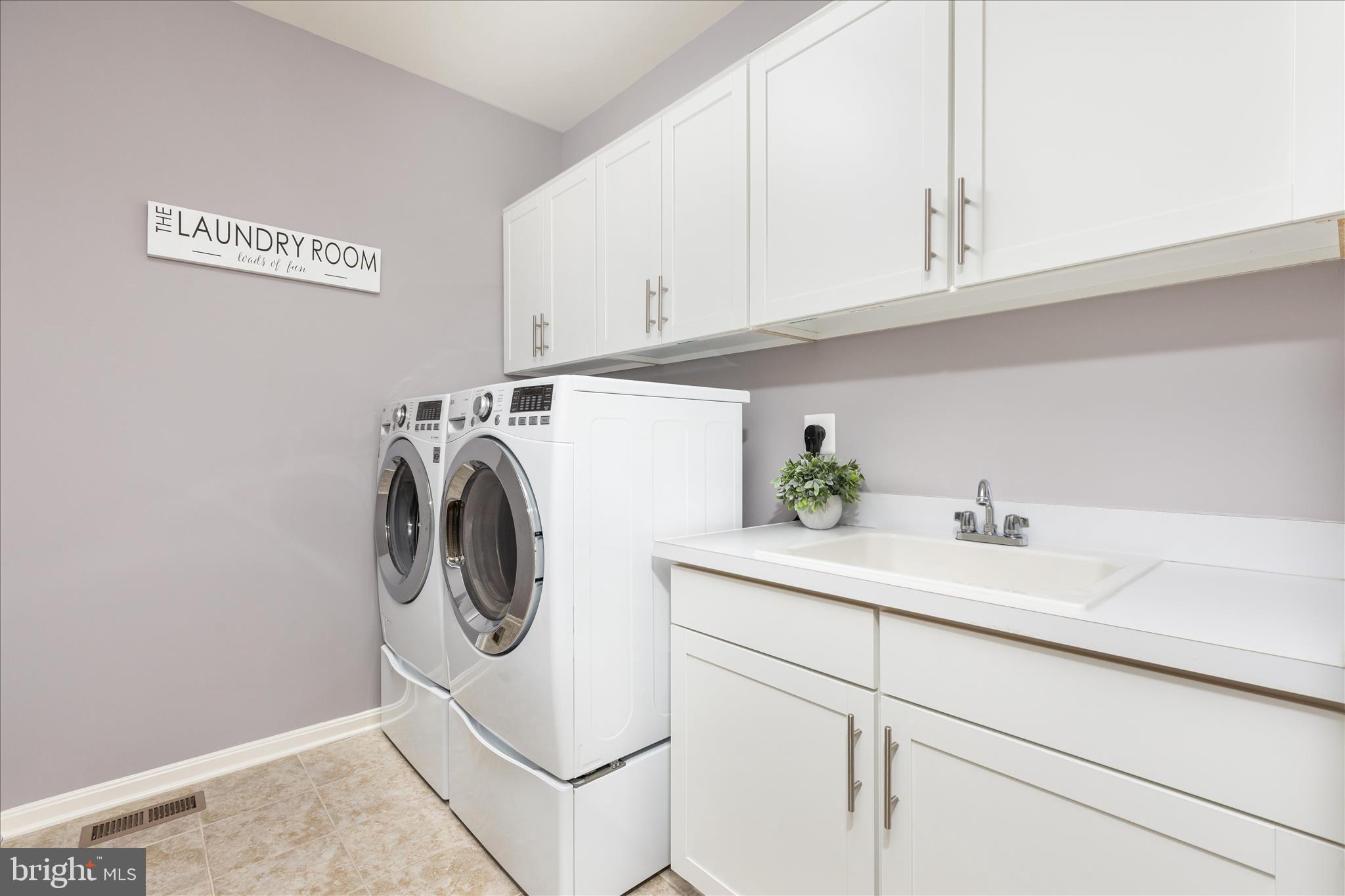 THE RESERVE AT JENNELL E - Residential