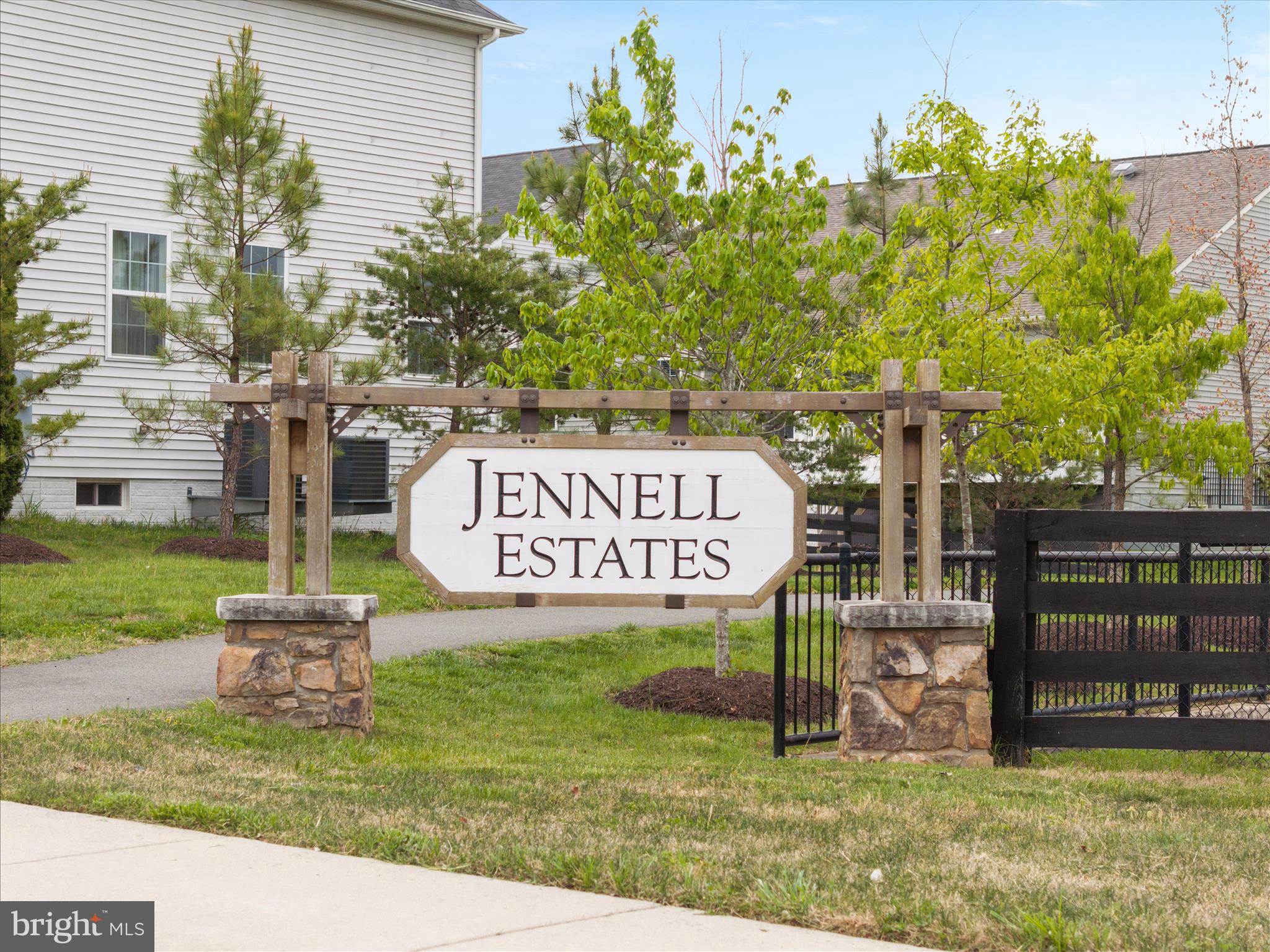 THE RESERVE AT JENNELL E - Residential