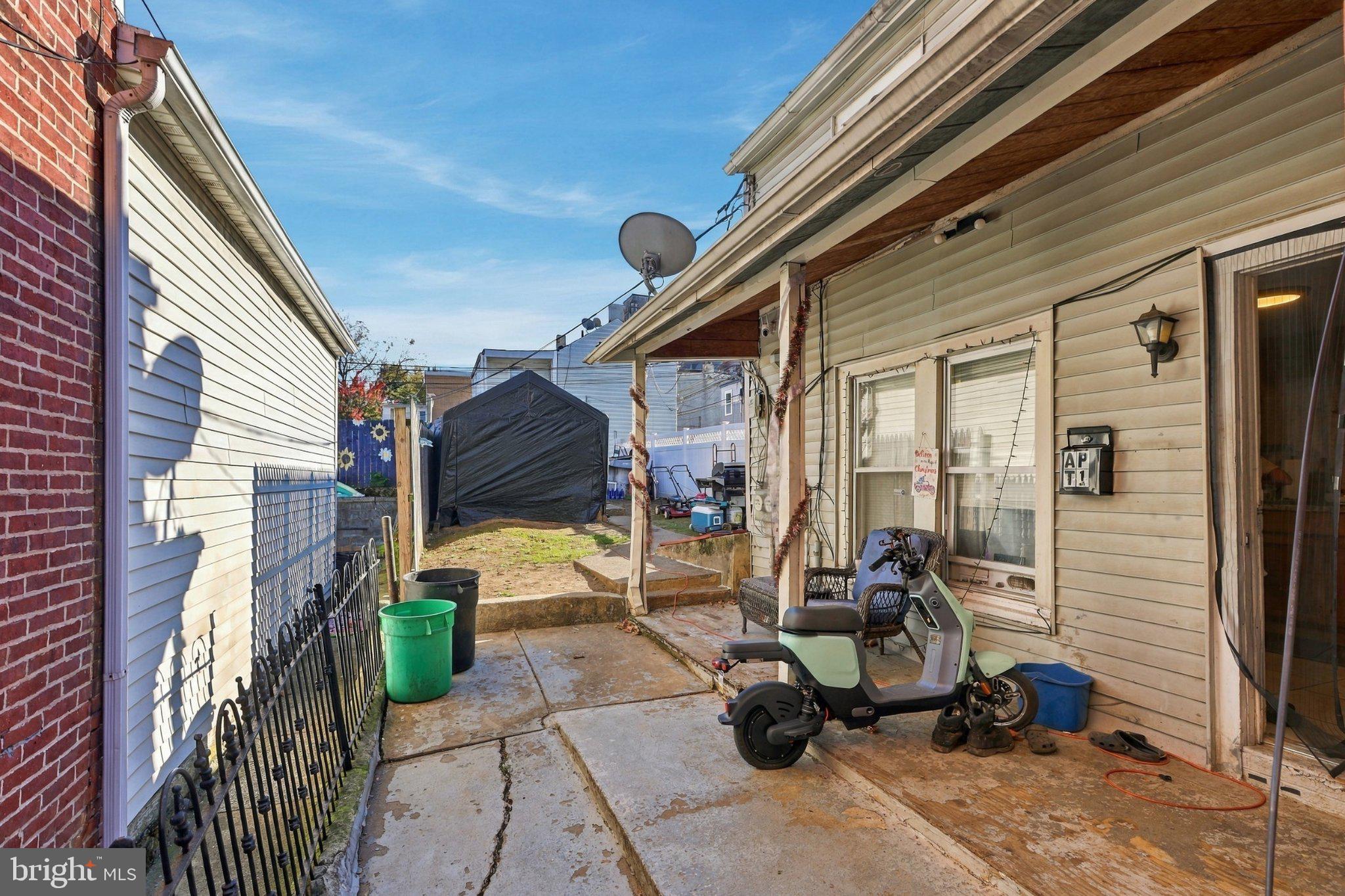 624 W GORDON STREET