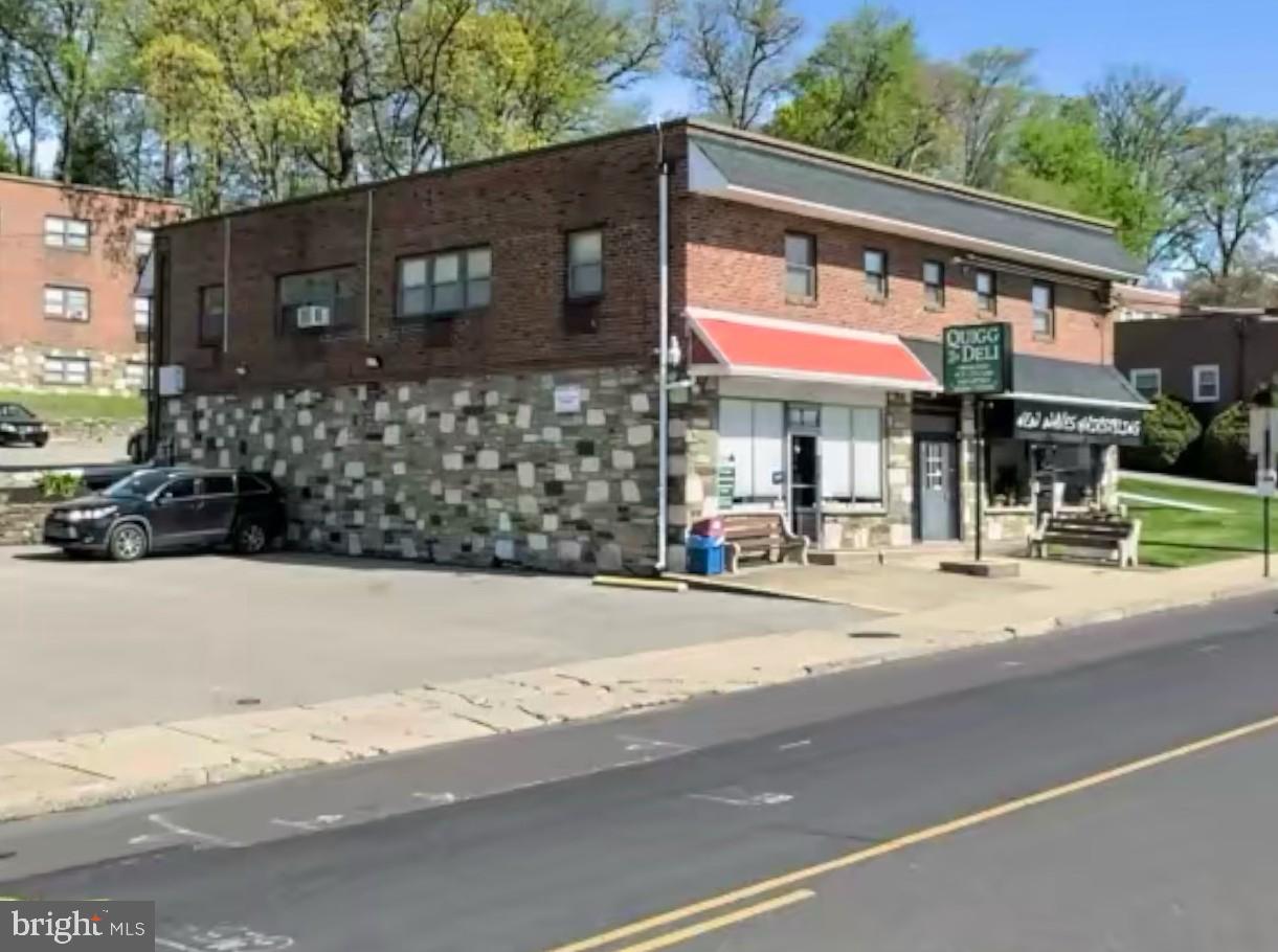 Fantastic opportunity to lease a highly visible commercial space located on a bustling main road in the heart of Glenside. Previously home to a well-known national ice cream chain and a beloved family-run deli, this space is ideal for food service, retail, or other customer-facing businesses. Features include: High-traffic location with excellent street visibility and signage potential - Large front windows for natural light and display - Open interior layout with flexible configuration options – Ample off street parking and pedestrian access - Nearby to established local businesses and a vibrant residential community
With a legacy of successful food-based businesses, this location offers a built-in customer base and great traffic. Bring your concept and take advantage of this opportunity!