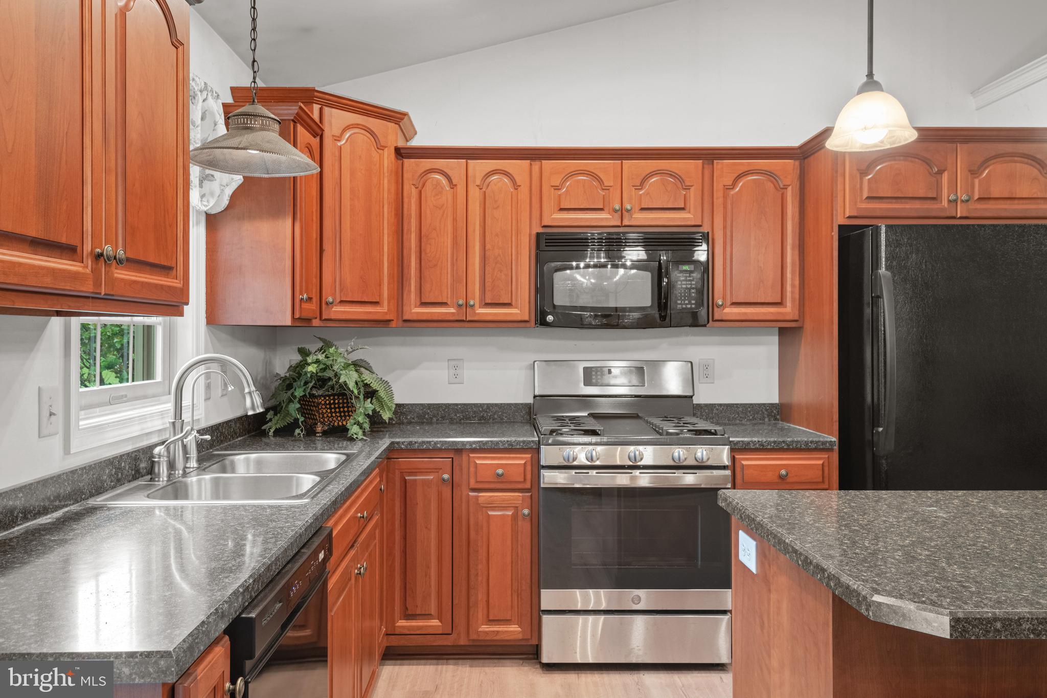 BROOKSHIRE - Residential