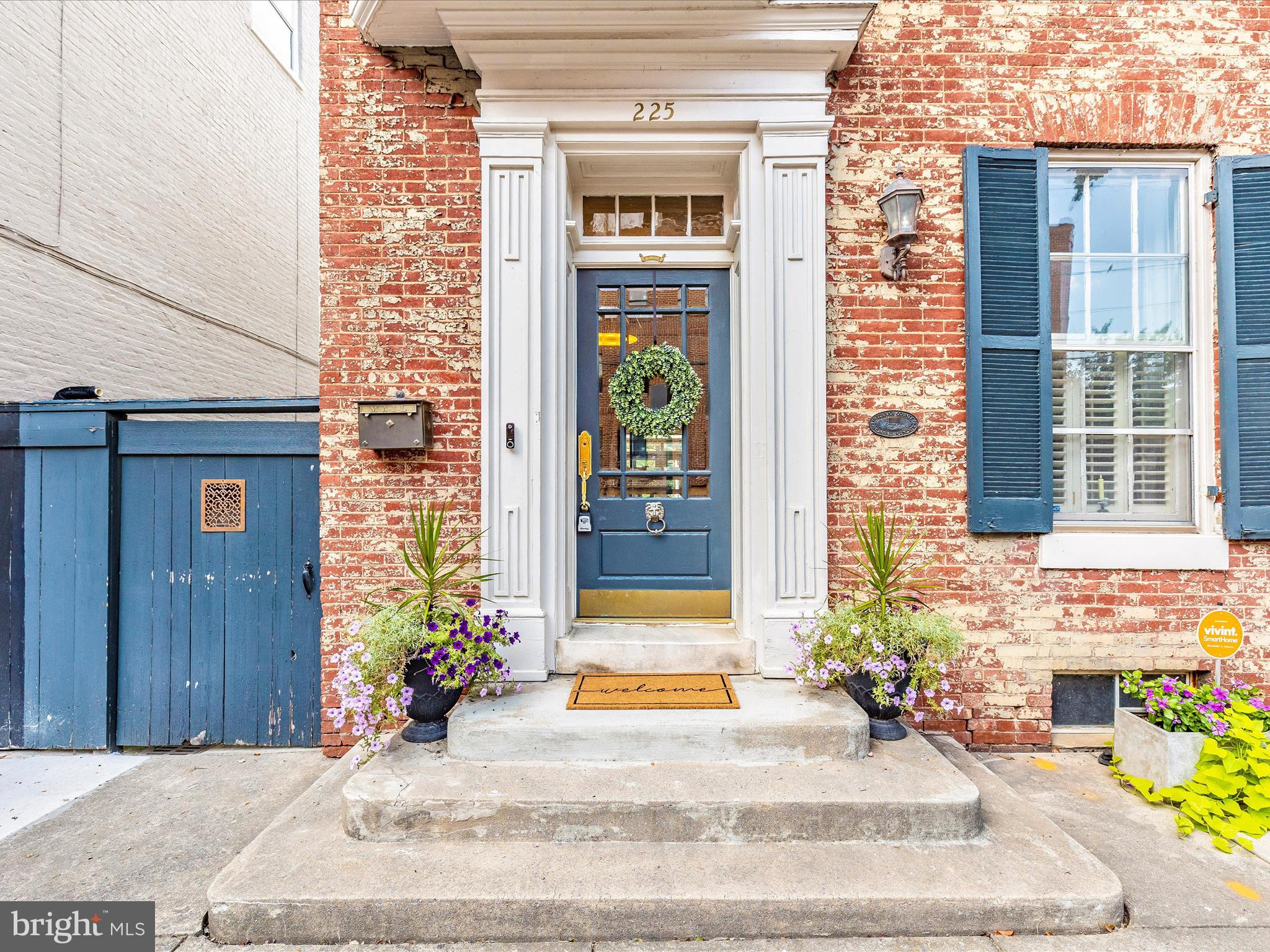225 E 2ND STREET
