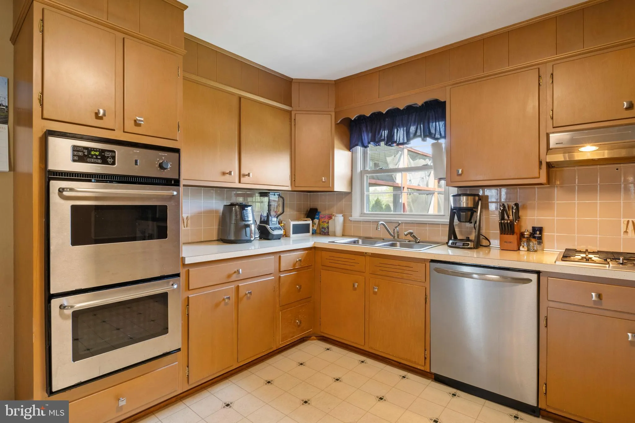 York, Pennsylvania 17408, United States, 3 Bedrooms Bedrooms, ,2 BathroomsBathrooms,Residential,Pending,129371