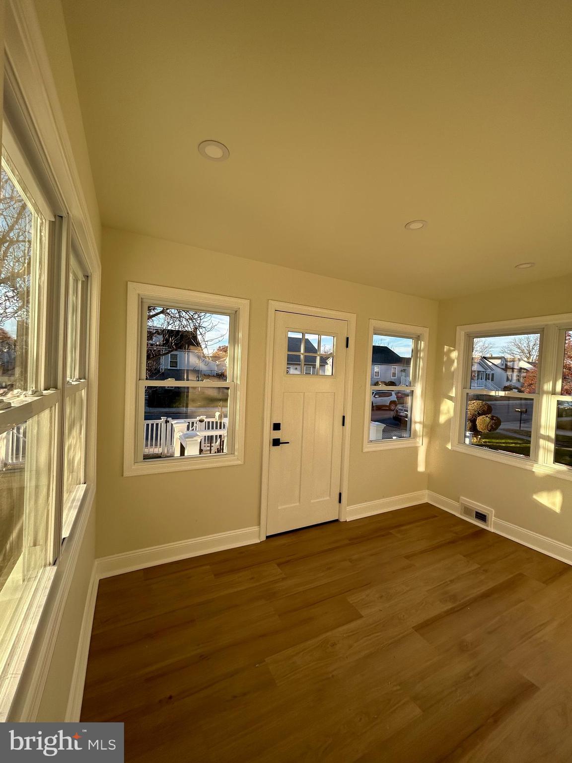 LYNCH POINT - Residential