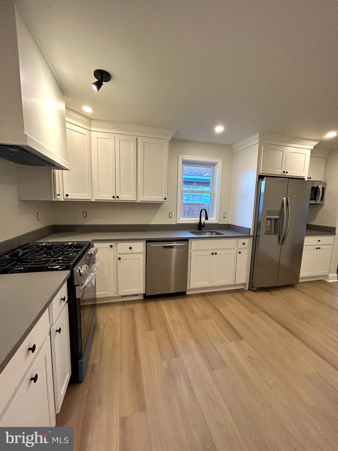 LYNCH POINT - Residential