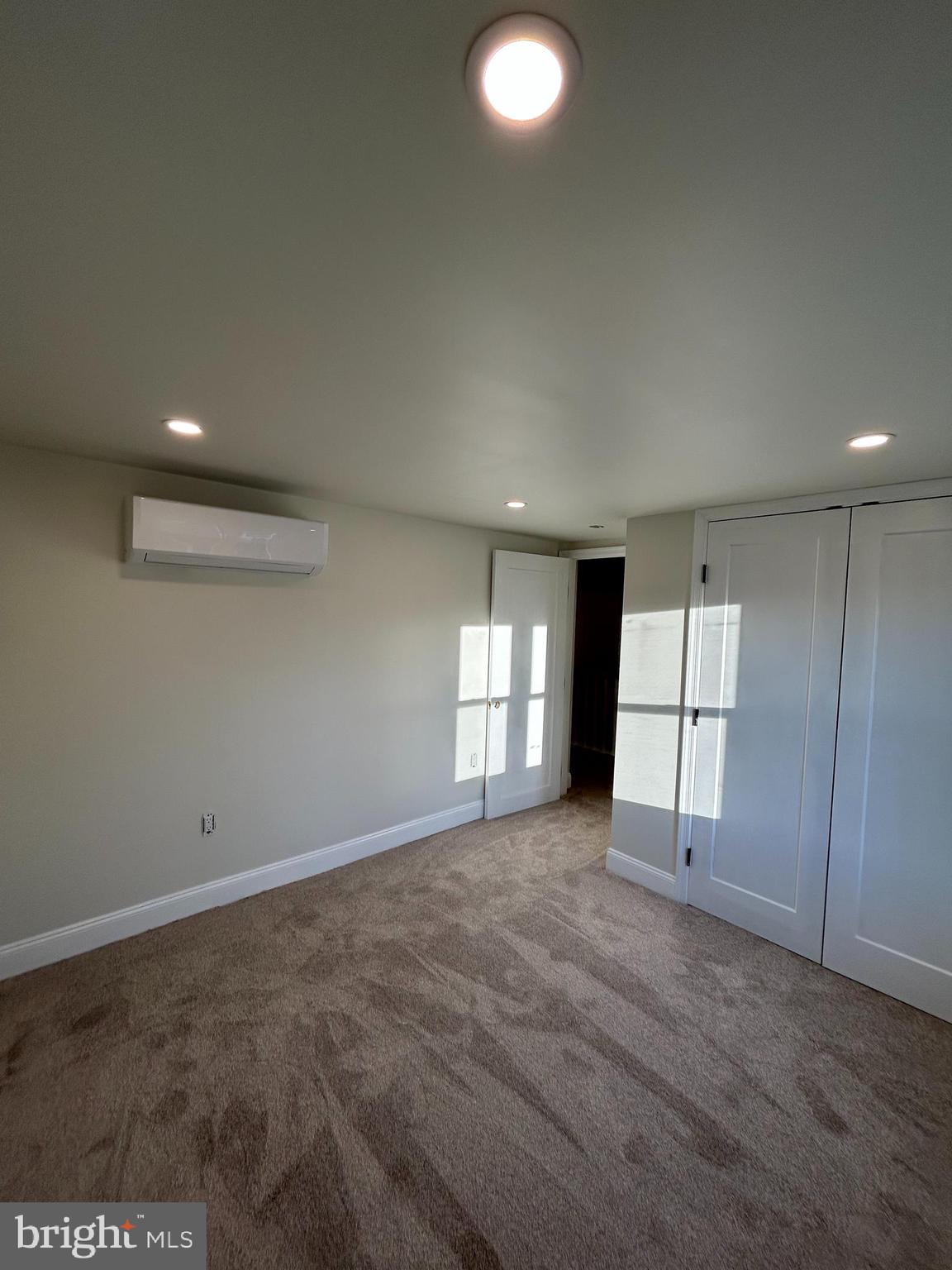 LYNCH POINT - Residential