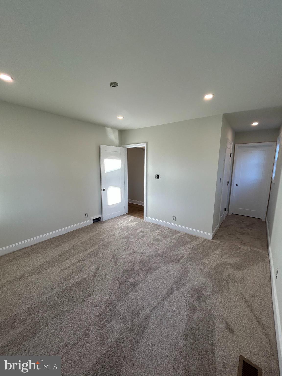 LYNCH POINT - Residential