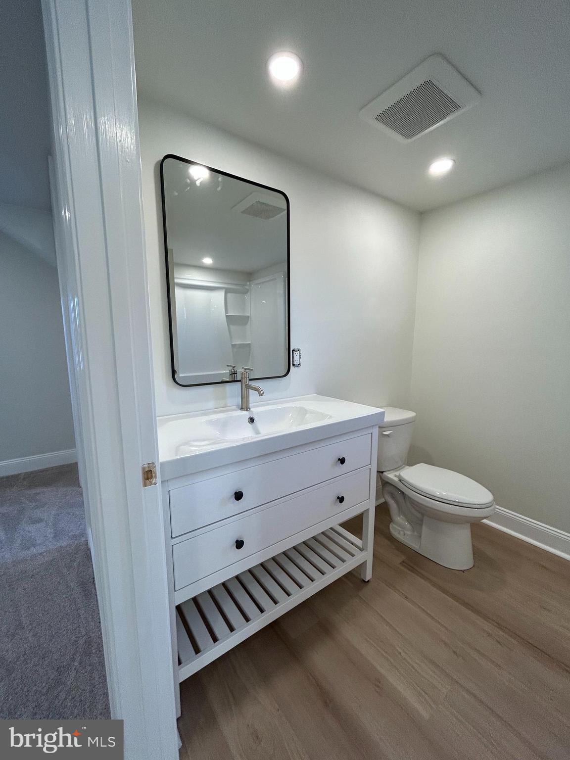 LYNCH POINT - Residential