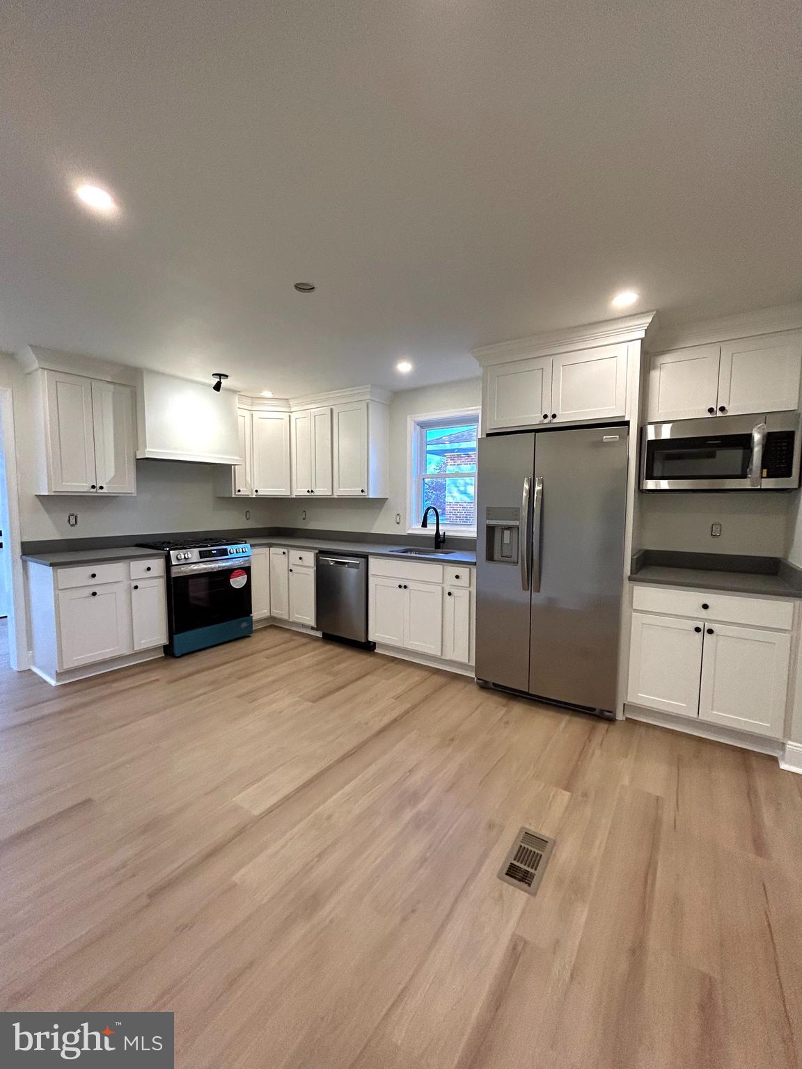 LYNCH POINT - Residential