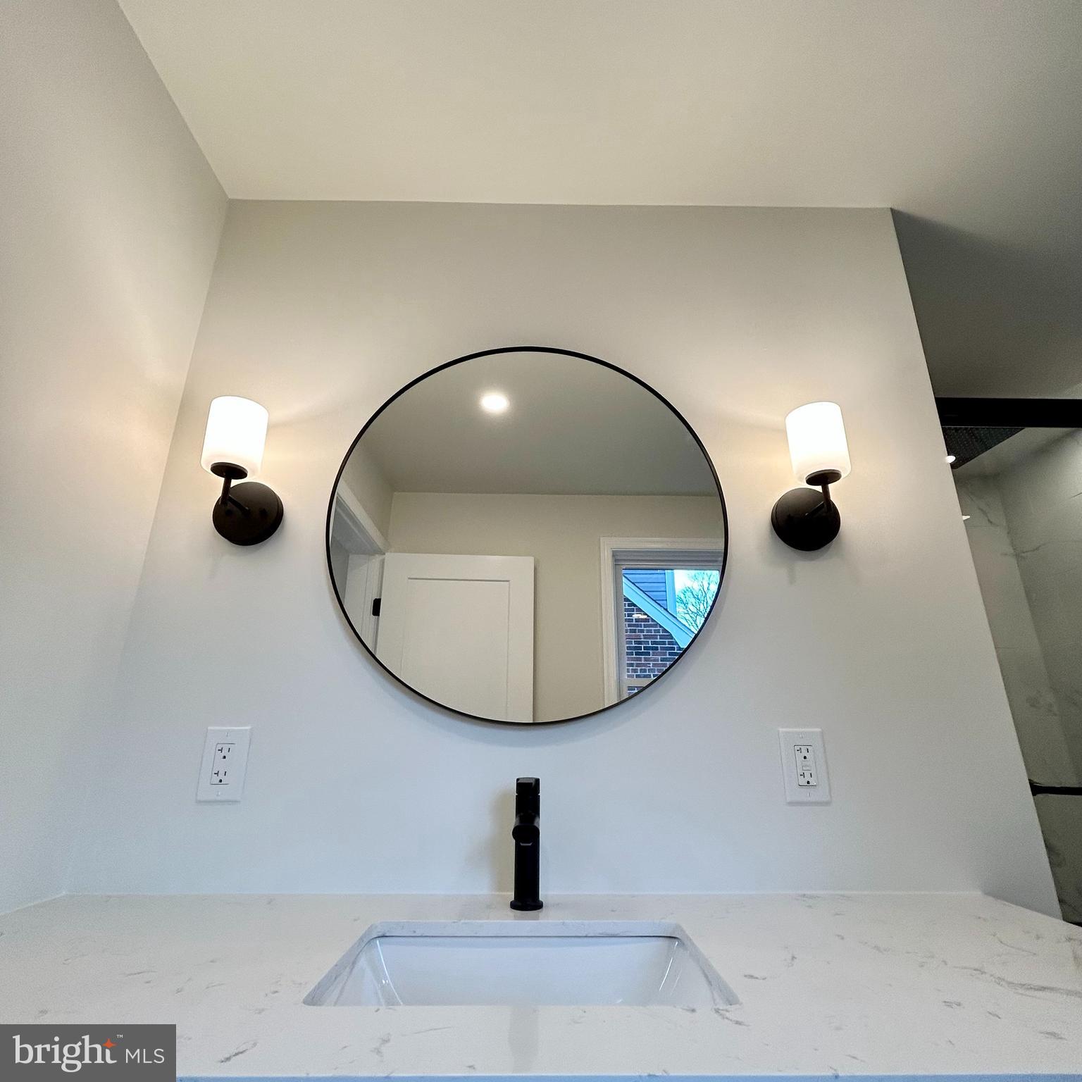 LYNCH POINT - Residential