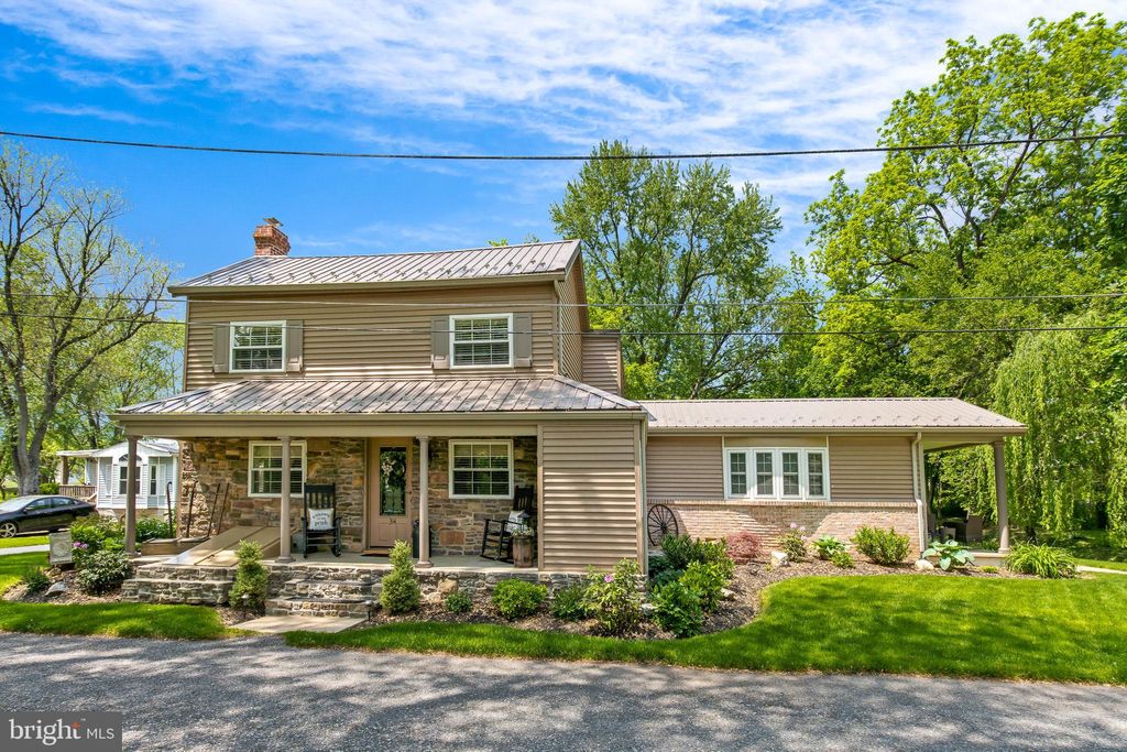 Photo of 314 WALNUT ST, BAINBRIDGE, PA 17502 (MLS # PALA2035110)