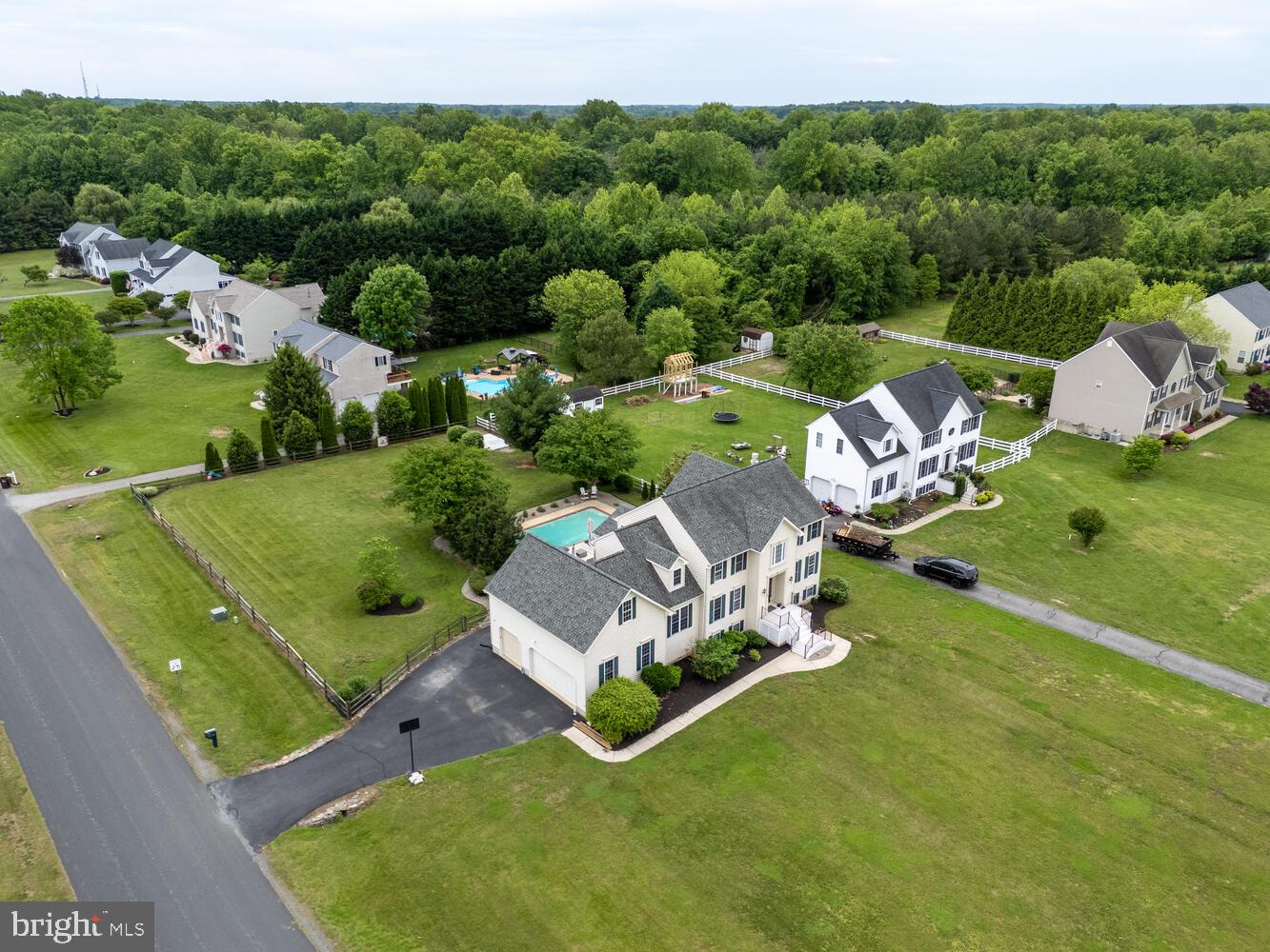 THREE CREEKS - Residential