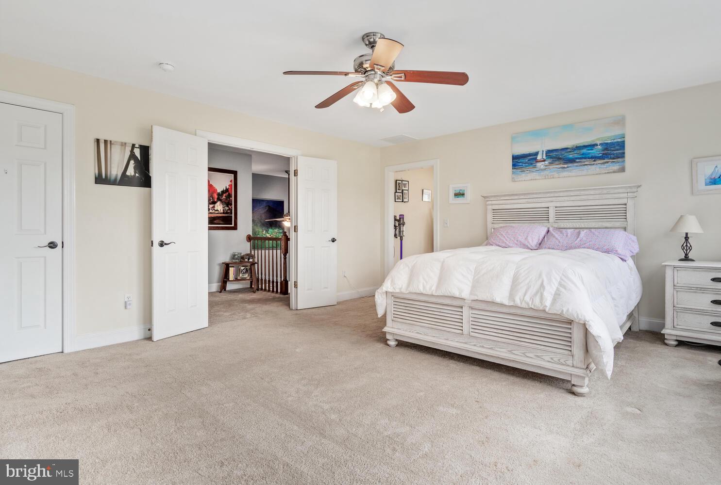 THREE CREEKS - Residential