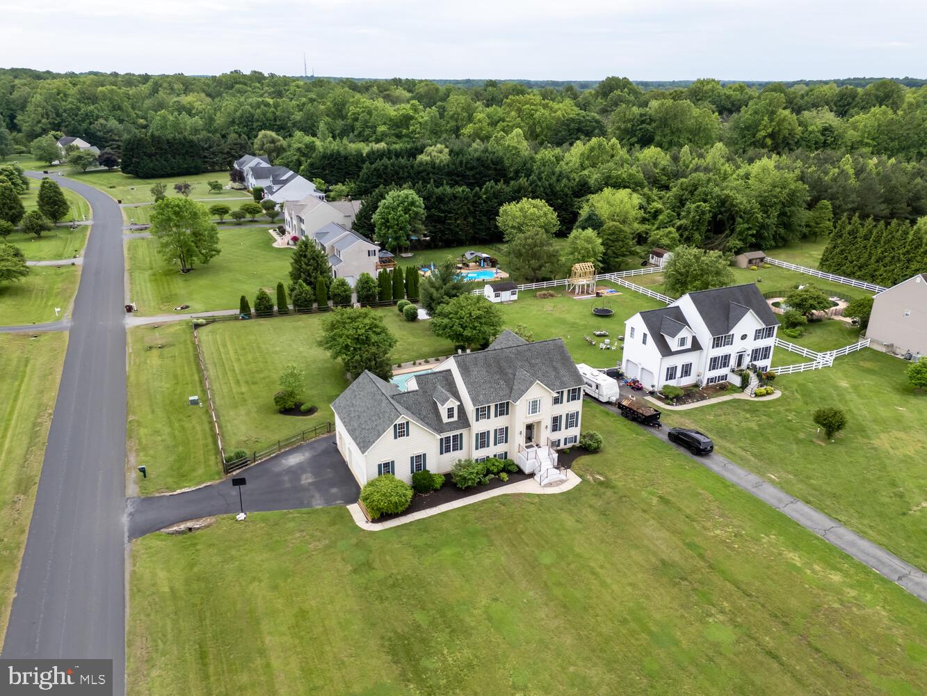 THREE CREEKS - Residential