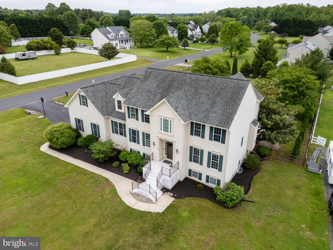 THREE CREEKS - Residential