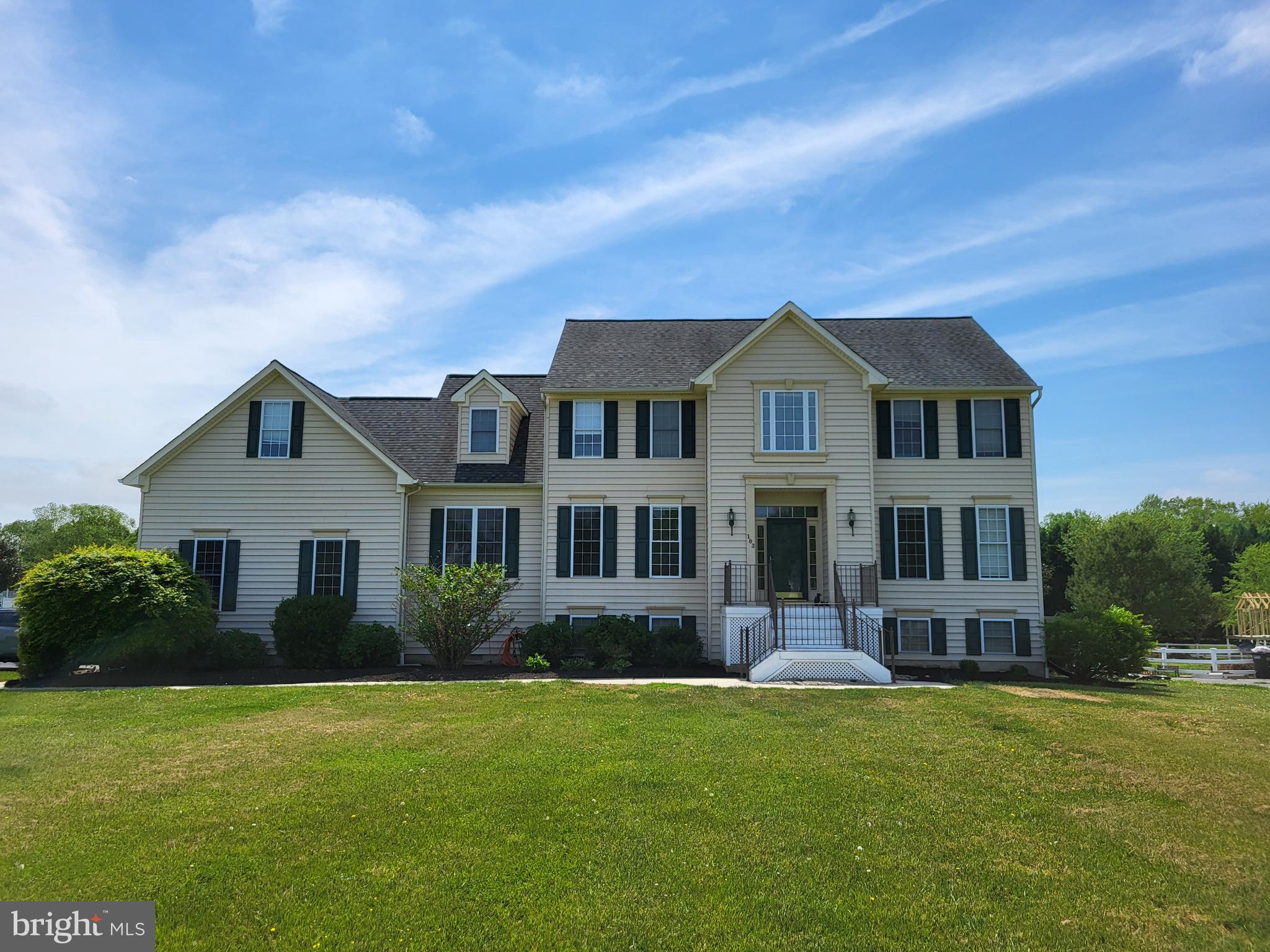 THREE CREEKS - Residential