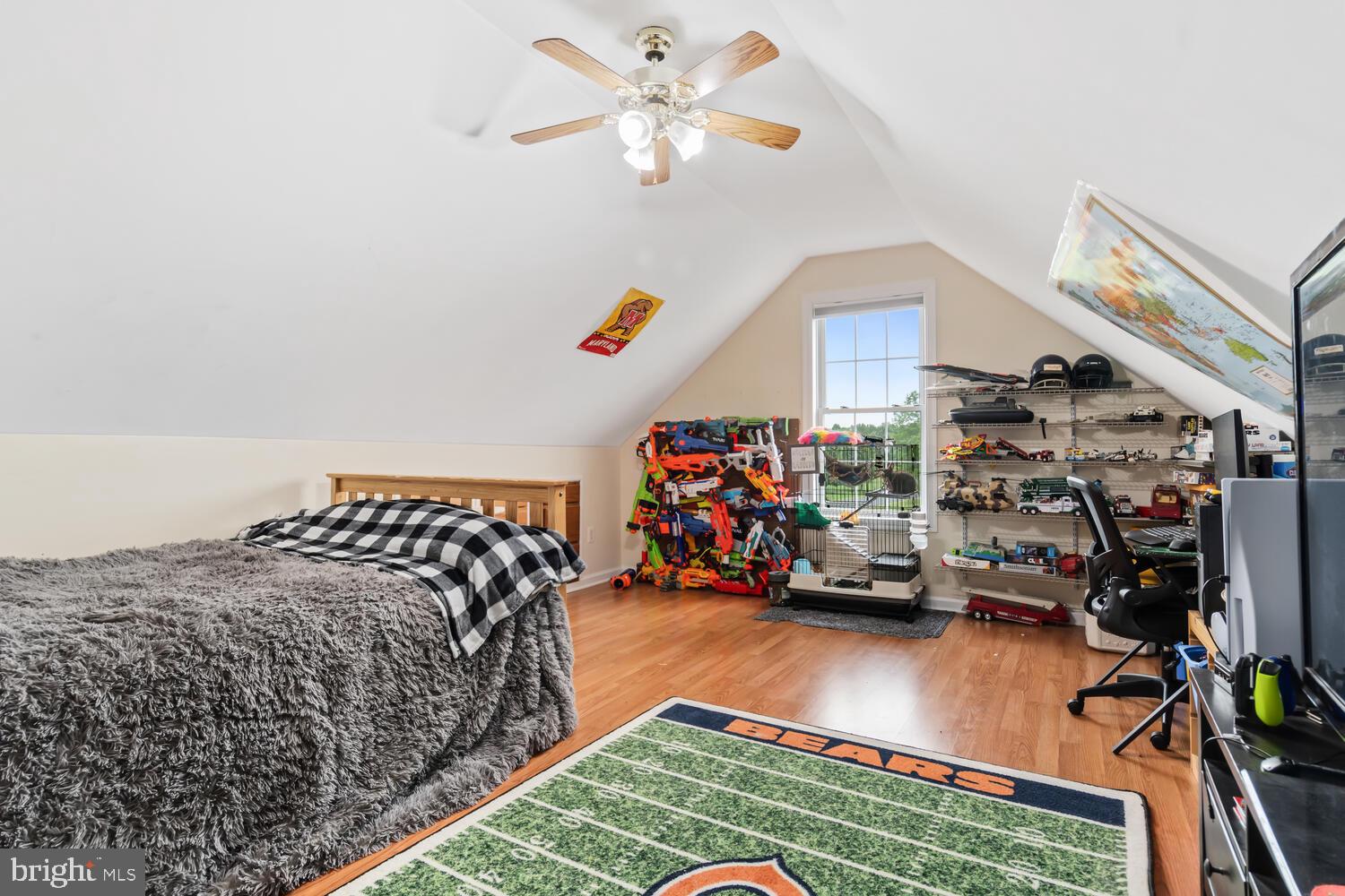 THREE CREEKS - Residential