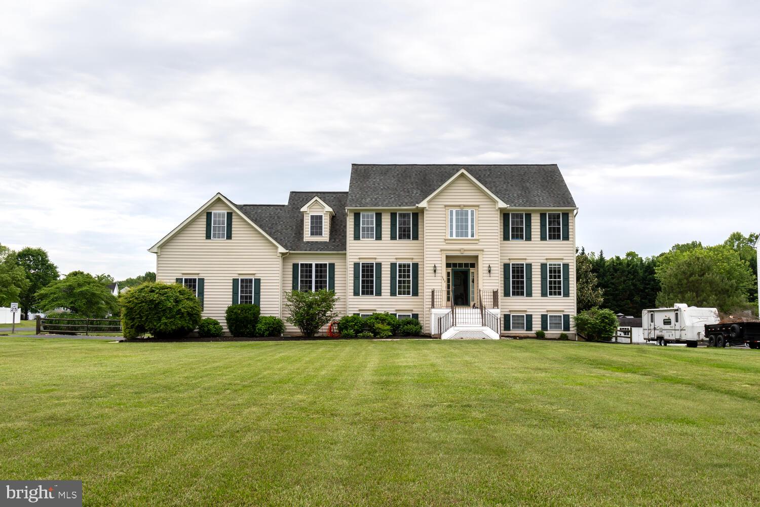 THREE CREEKS - Residential