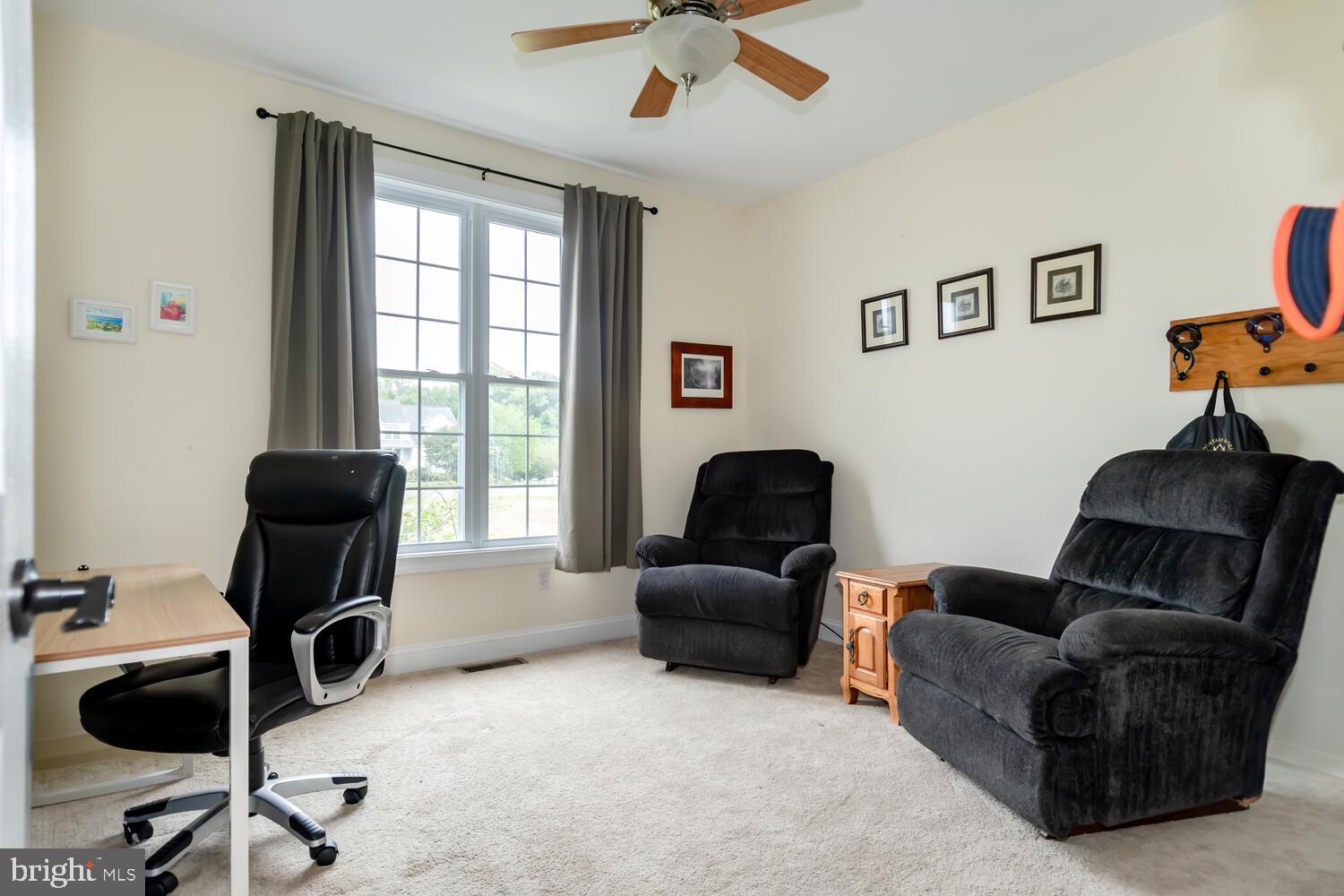 THREE CREEKS - Residential